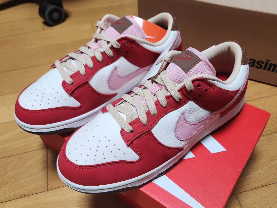 (W) Nike Dunk Low PRM Sail and Sport Red 착용 스타일