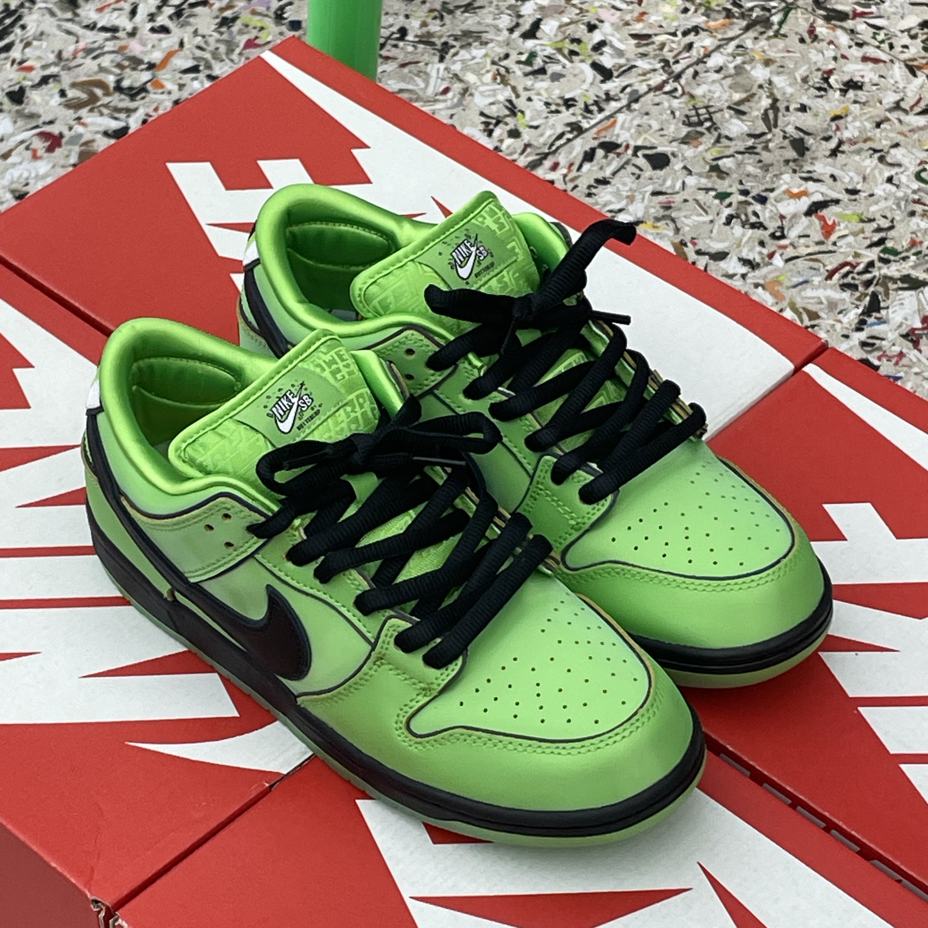 Nike x The Powerpuff Girls SB Dunk Low Pro QS Buttercup 착용 스타일 - 1