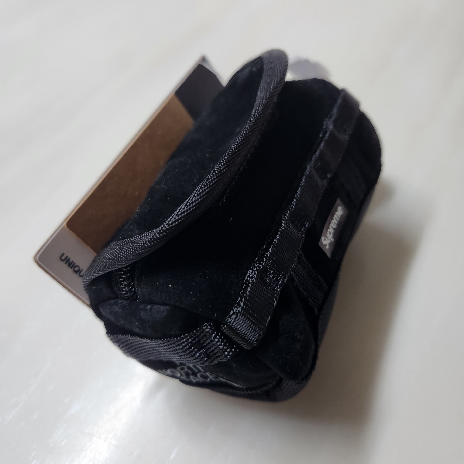Supreme x The North Face Suede Base Camp Duffle Keychain Black - 23FW 착용 스타일 - 2