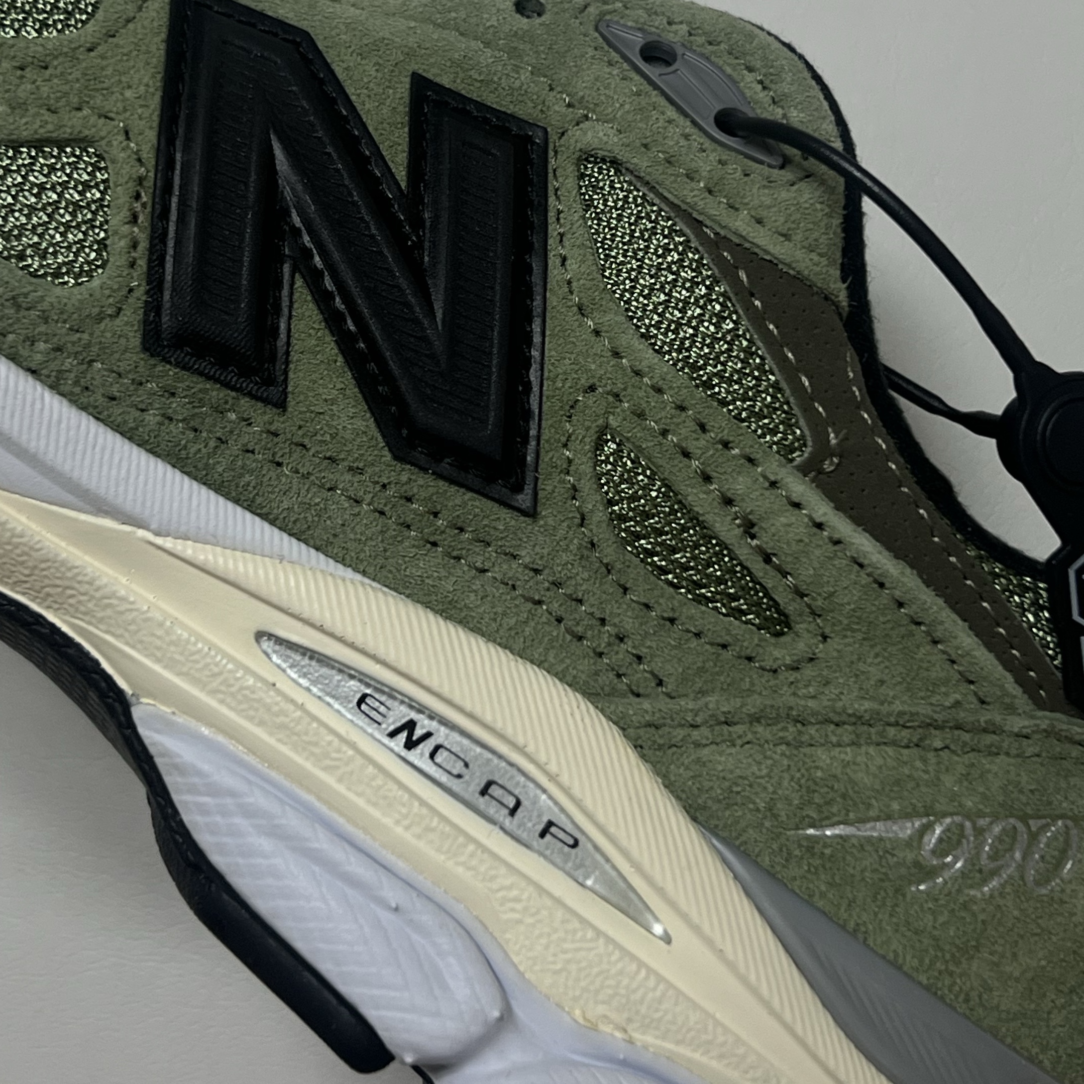 New Balance x JJJJound 990v3 Olive 착용 스타일