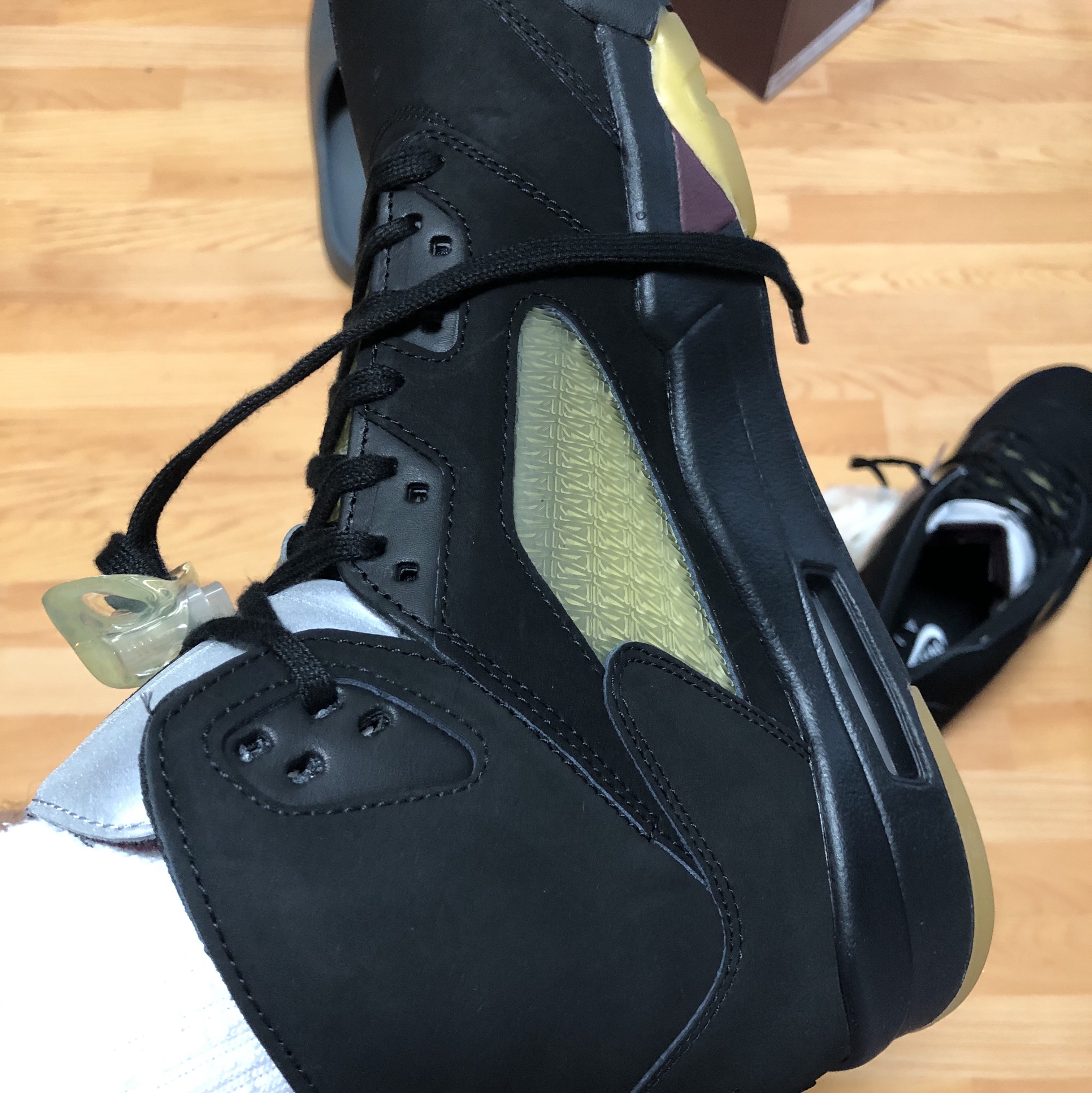 Jordan 5 x A Ma Maniere Retro Dusk 착용 스타일 - 1