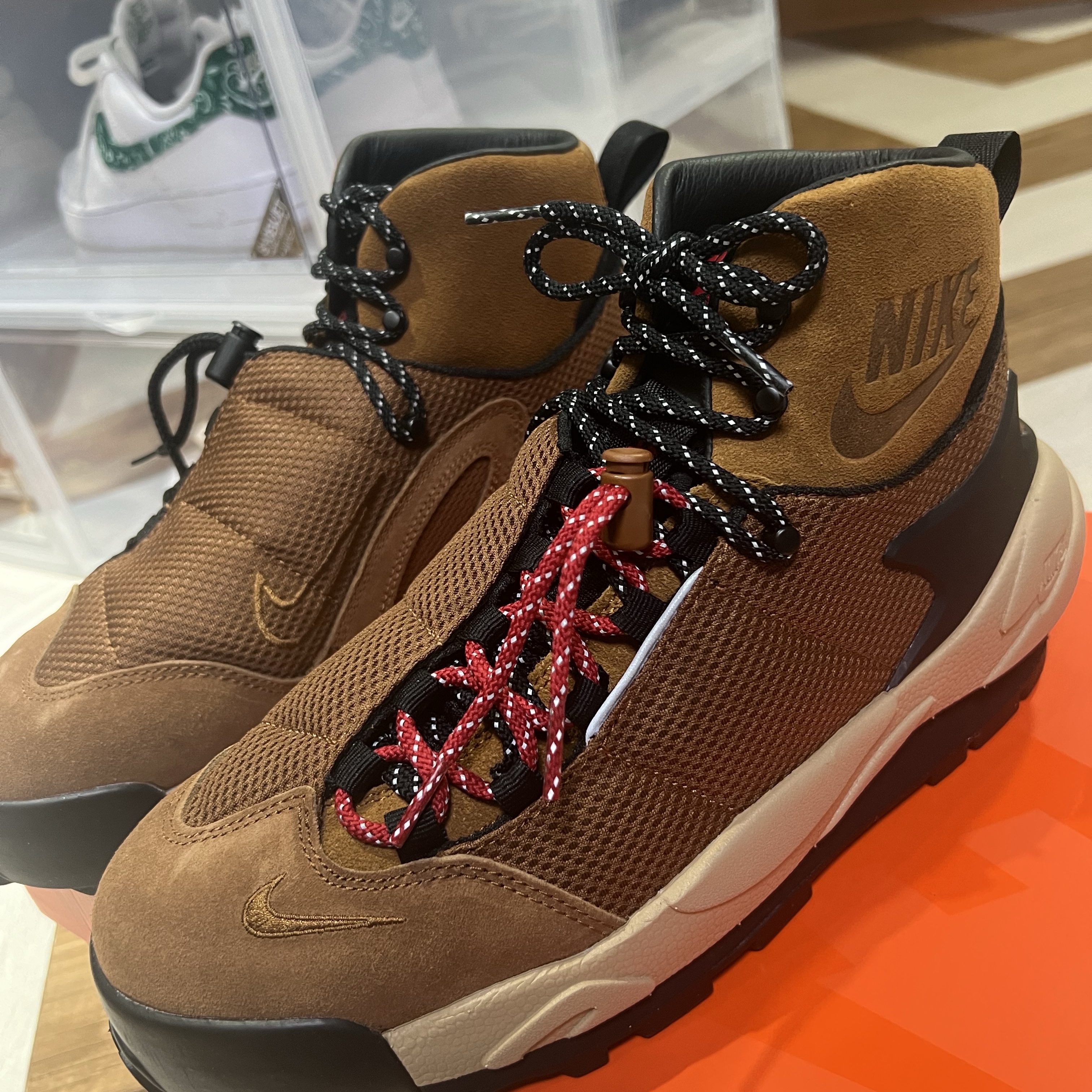 Nike x Sacai Magmascape SP Pecan 착용 스타일 - 1