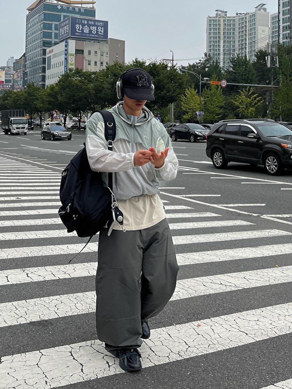 Art of Field Mix Packable Jacket Beige Green 착용 스타일 - 6