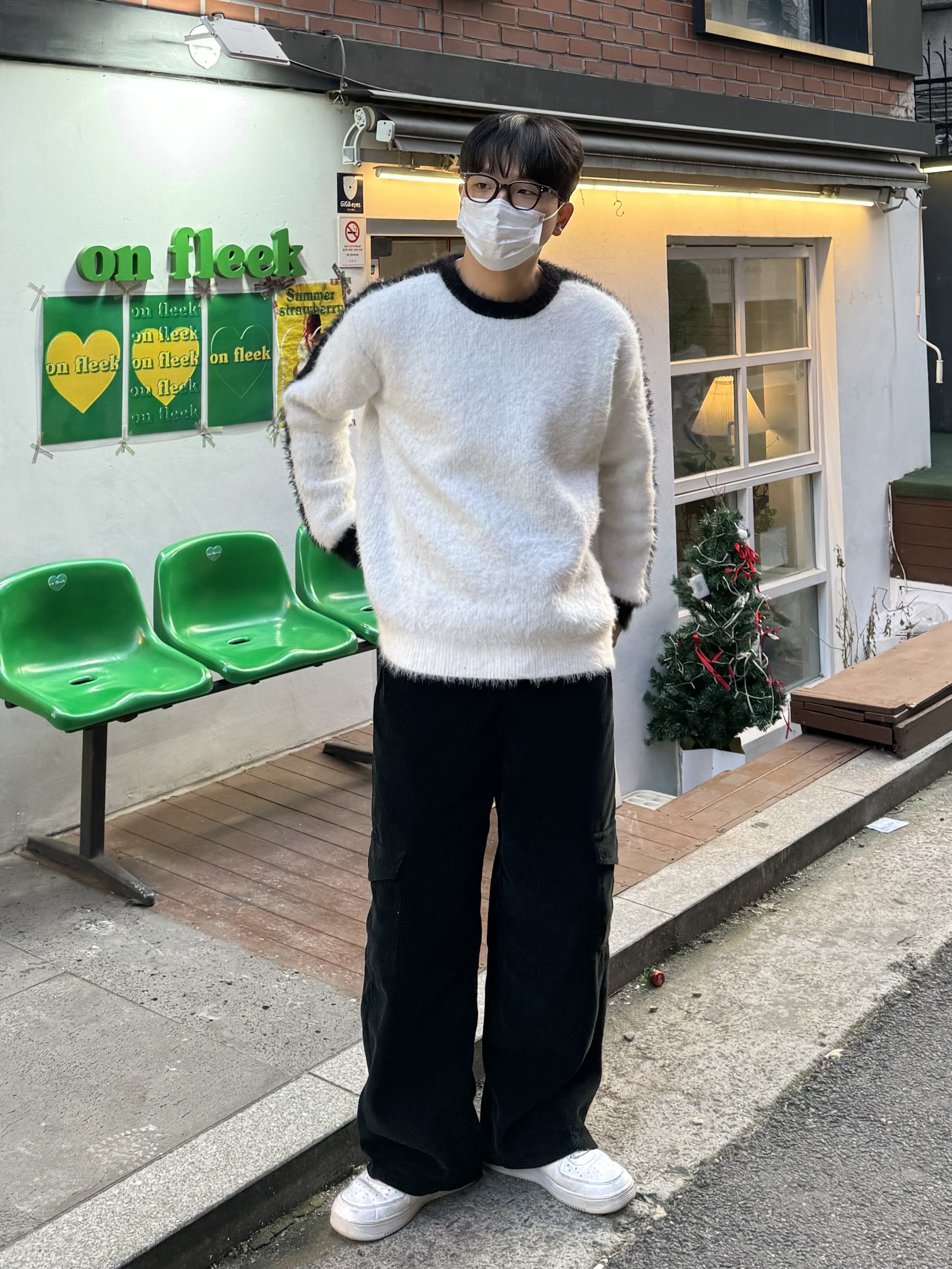 Nike Air Force 1 '07 Low White, Nike x Supreme Air Force 1 Low White 착용 스타일 - 3