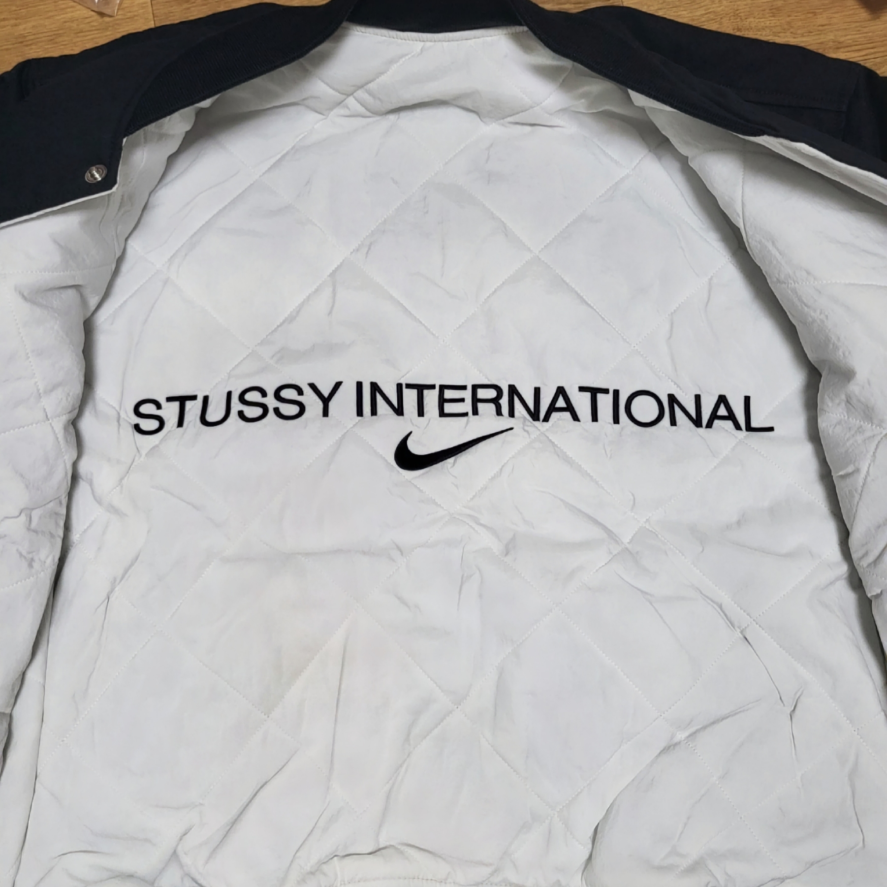 Nike x Stussy Reversible Jacket Black (FJ9153-010) 착용 스타일 - 2