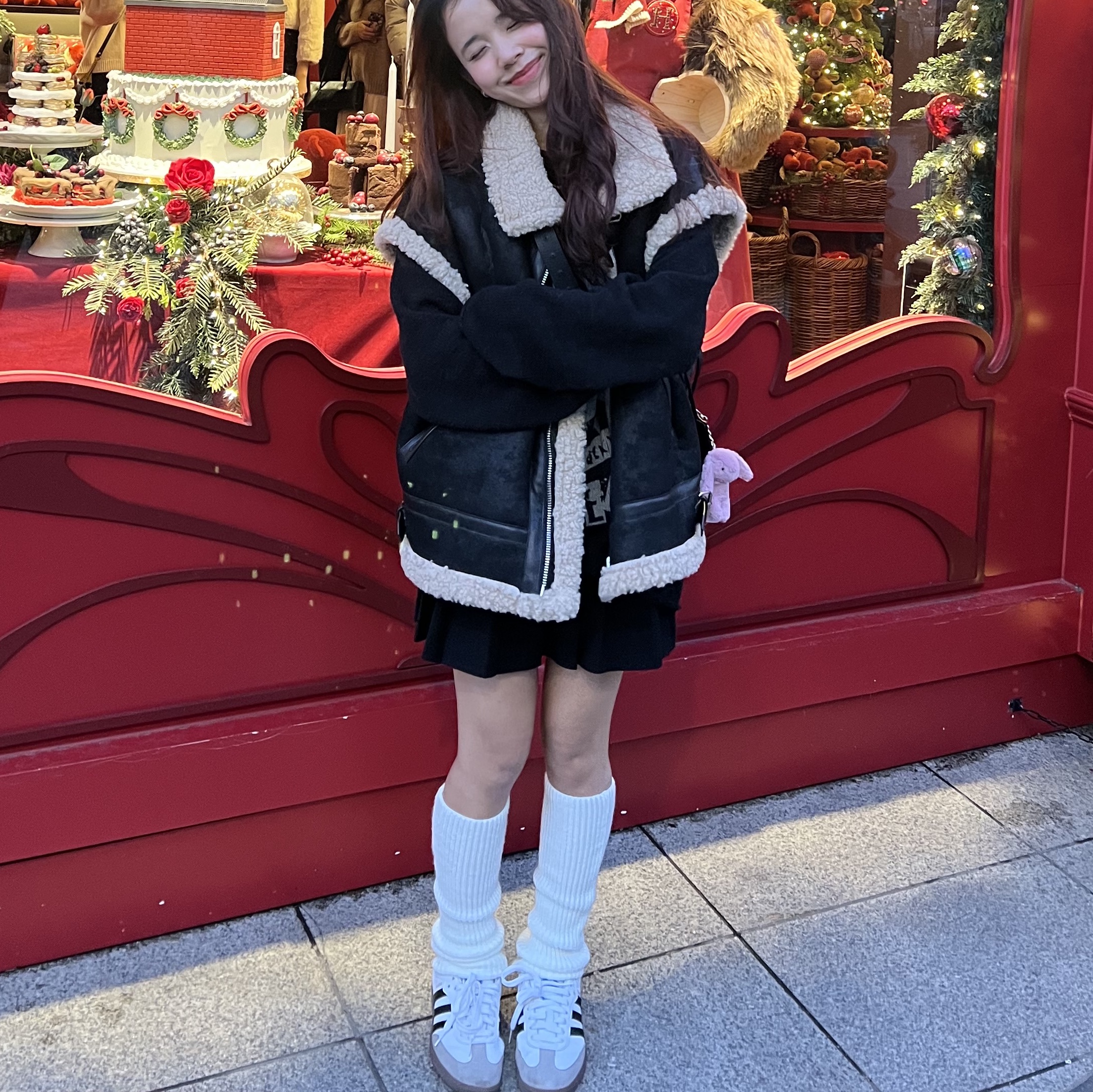 Adidas Samba Vegan White Black, Jellycat Bashful Bunny Bag Charm Tulip 착용 스타일 - 2