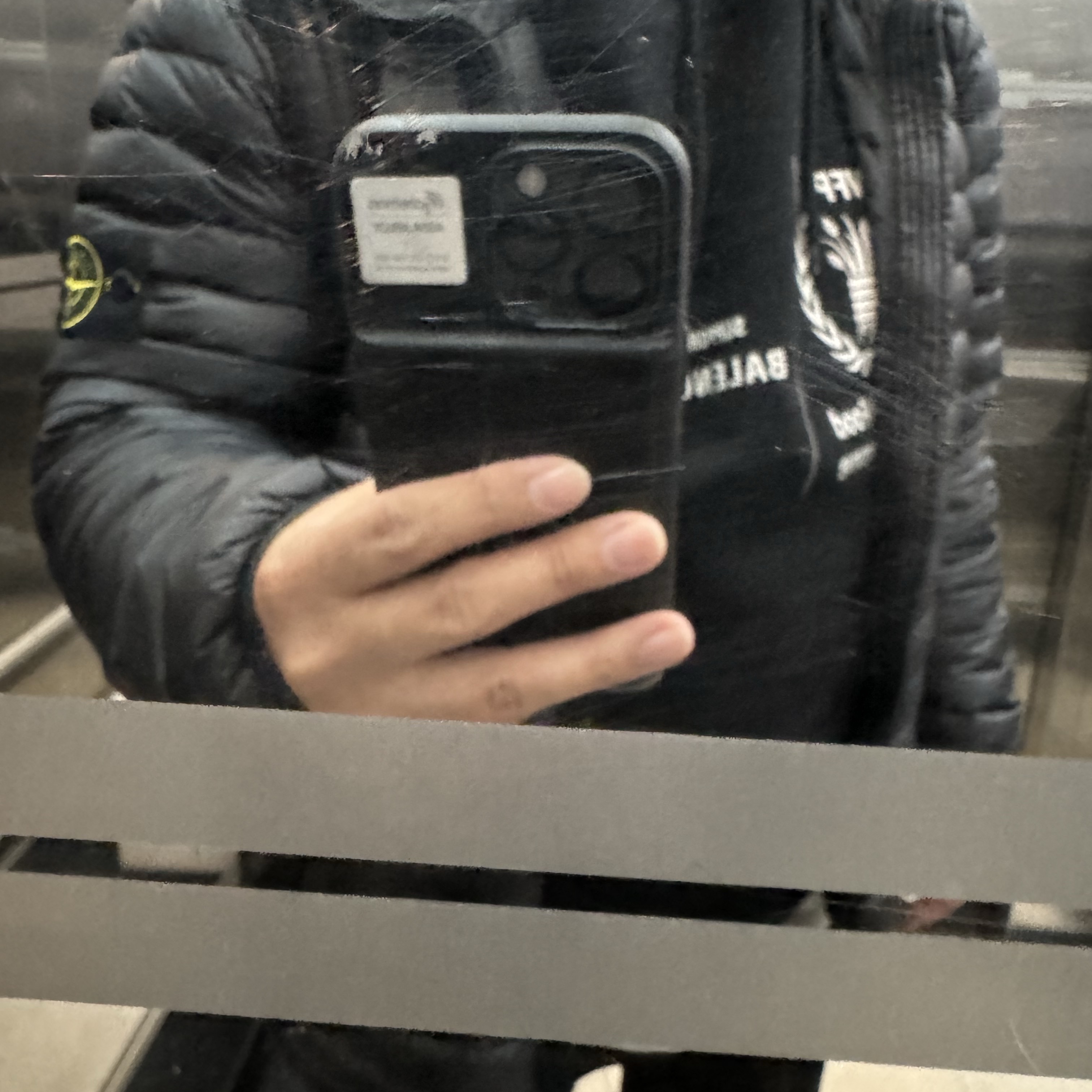 Stone Island 40324 Packable Loom Woven Chambers R-Nylon Down-TC Jacket Black - 23FW, Alexander McQueen Oversized Runner Black Blue 착용 스타일 - 2