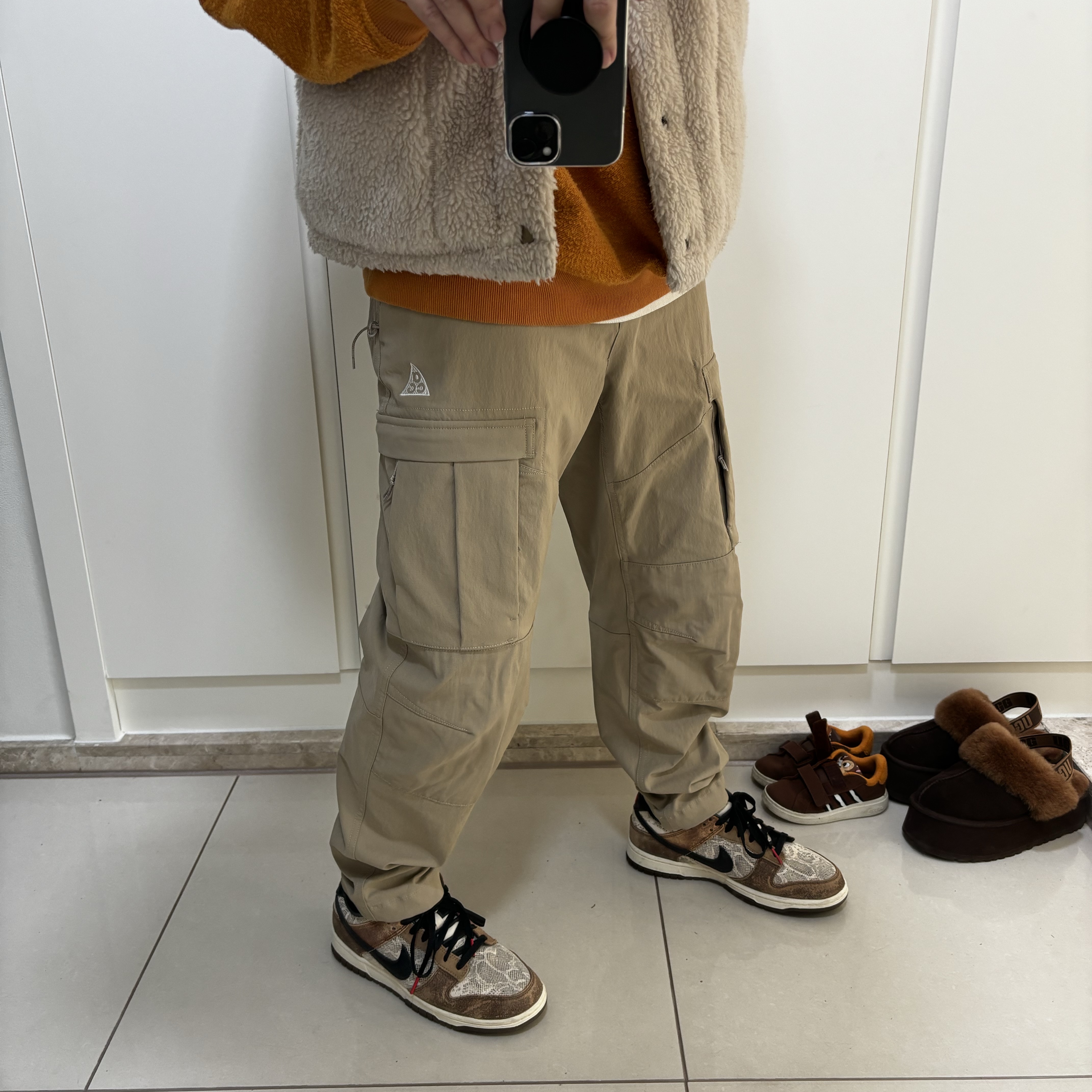 (W) Nike ACG Smith Summit Cargo Pants Olive Grey - Asia, Nike Dunk Low PRM Head to Head 착용 스타일