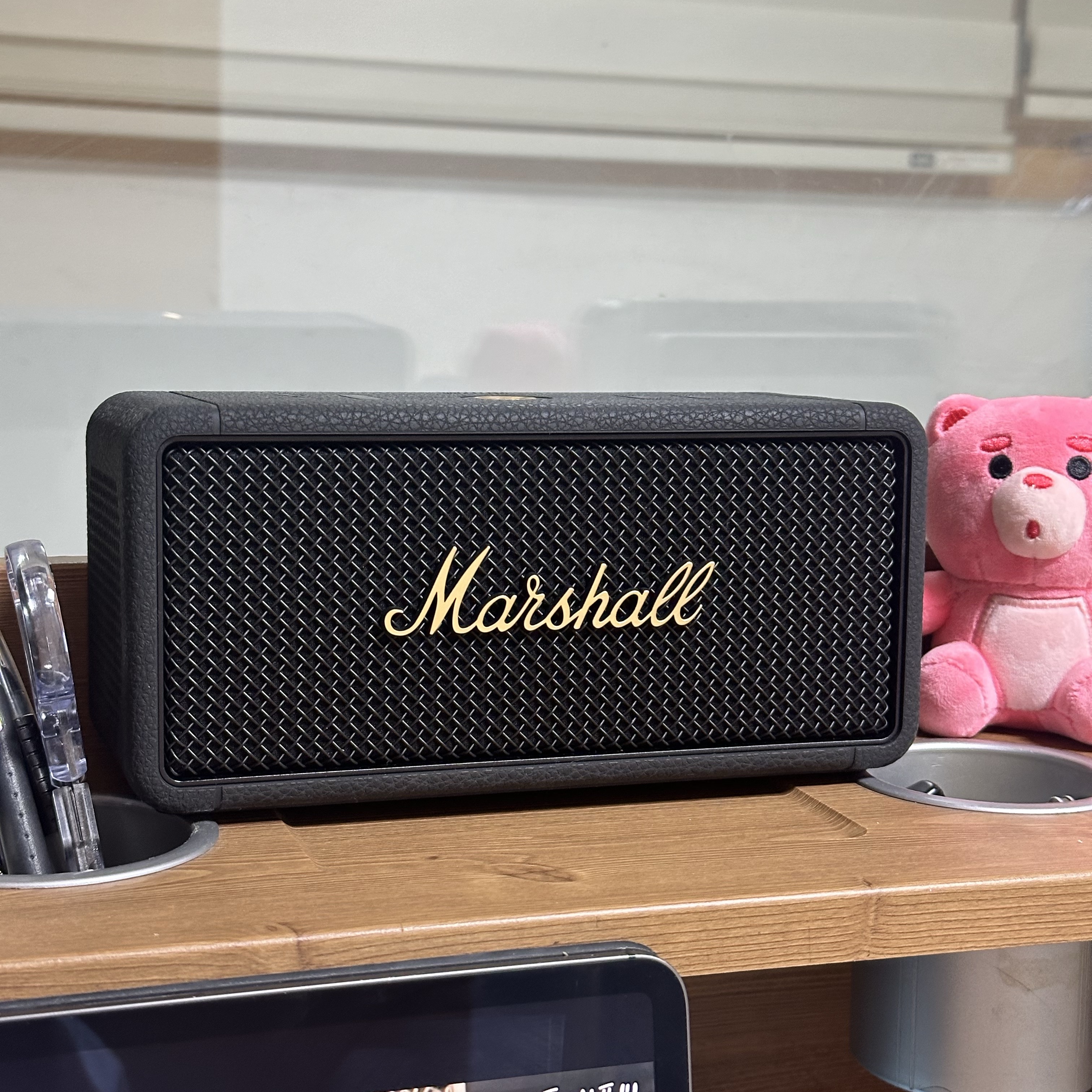 Marshall Middleton Bluetooth Black & Brass (Korean Ver.) 착용 스타일