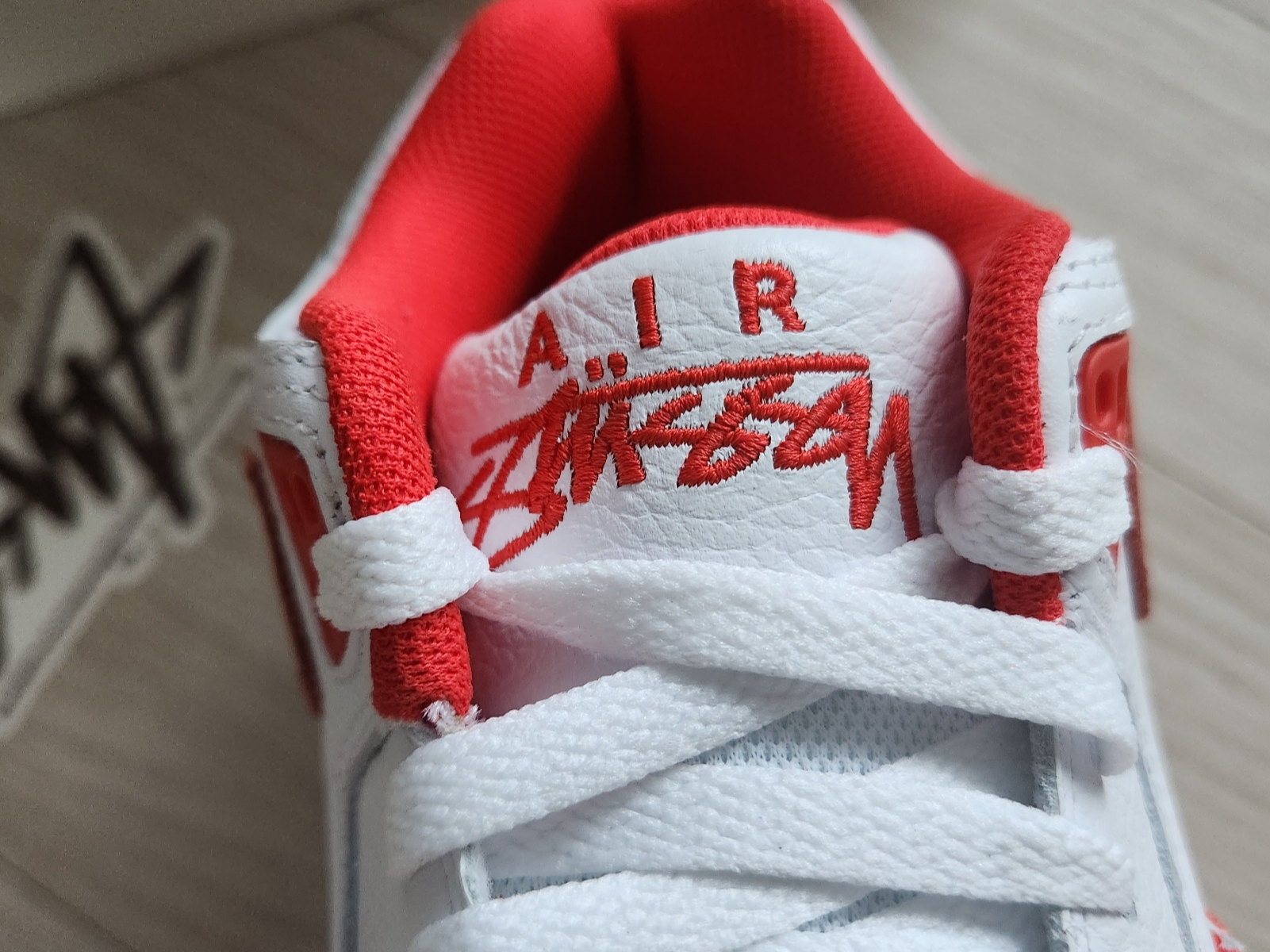 Nike x Stussy Air Flight 89 Low White and Pecan, Nike x Stussy Air Flight 89 Low White Habanero Red Sail 착용 스타일 - 4