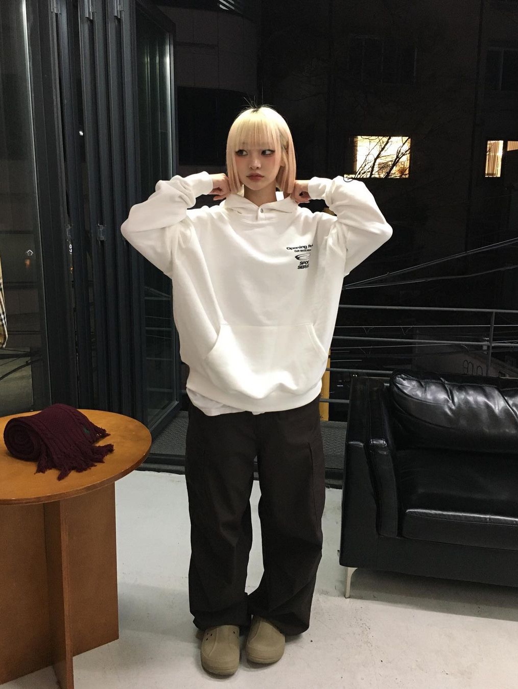 Opening Project Sport Service Hoodie Off White 착용 스타일 - 3