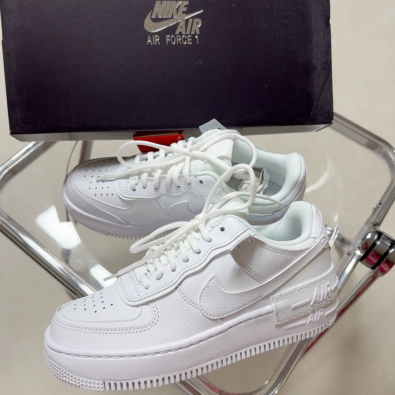(W) Nike Air Force 1 Shadow Triple White 착용 스타일 - 2