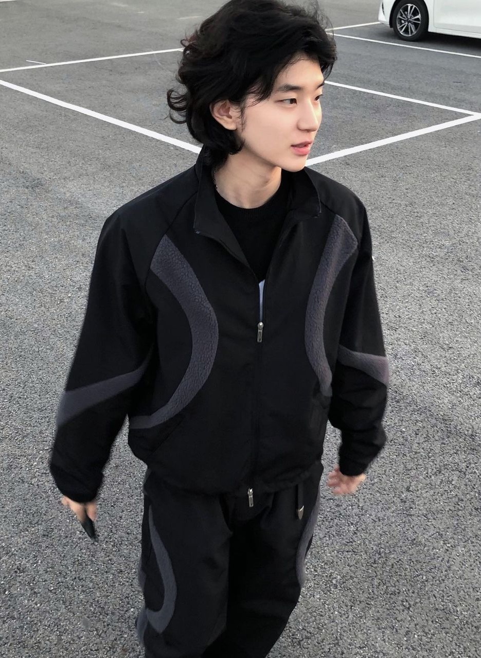 Opening Project Paneled Fleece Jacket Black, Opening Project Paneled Fleece Pants Black 착용 스타일 - 3