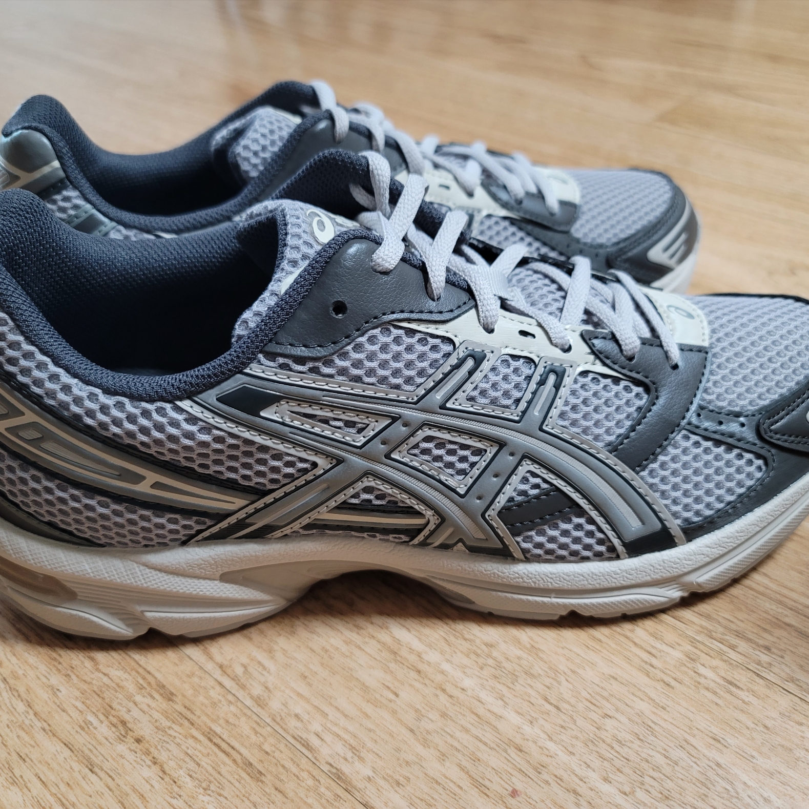 Asics Gel-1130 Oyster Grey Clay Grey 착용 스타일 - 5