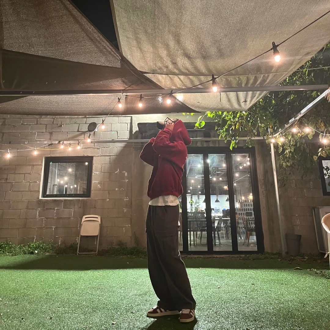 IAB Studio Hoodie Raspberry, Adidas Campus 00s Bark Cloud White 착용 스타일