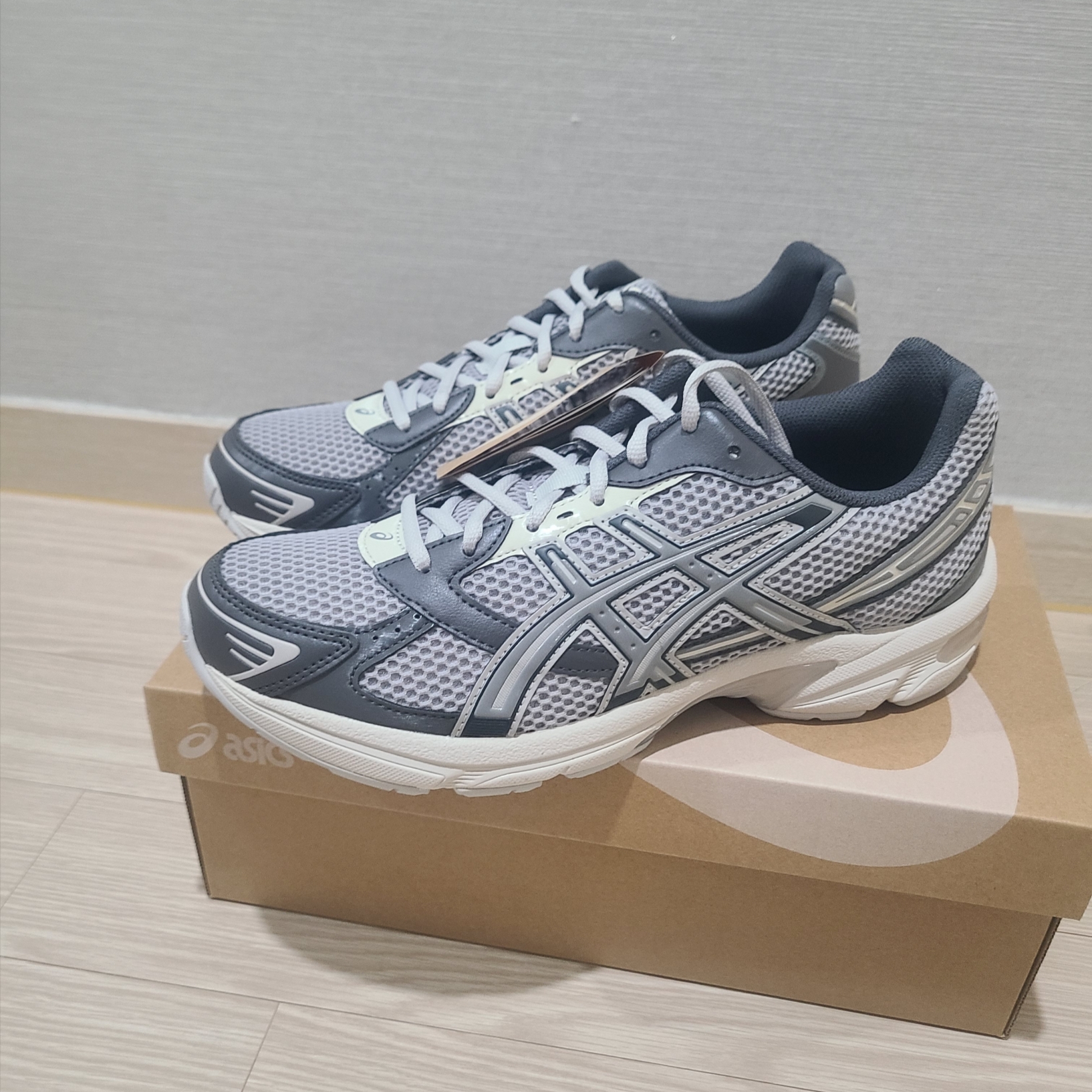 Asics Gel-1130 Oyster Grey Clay Grey 착용 스타일