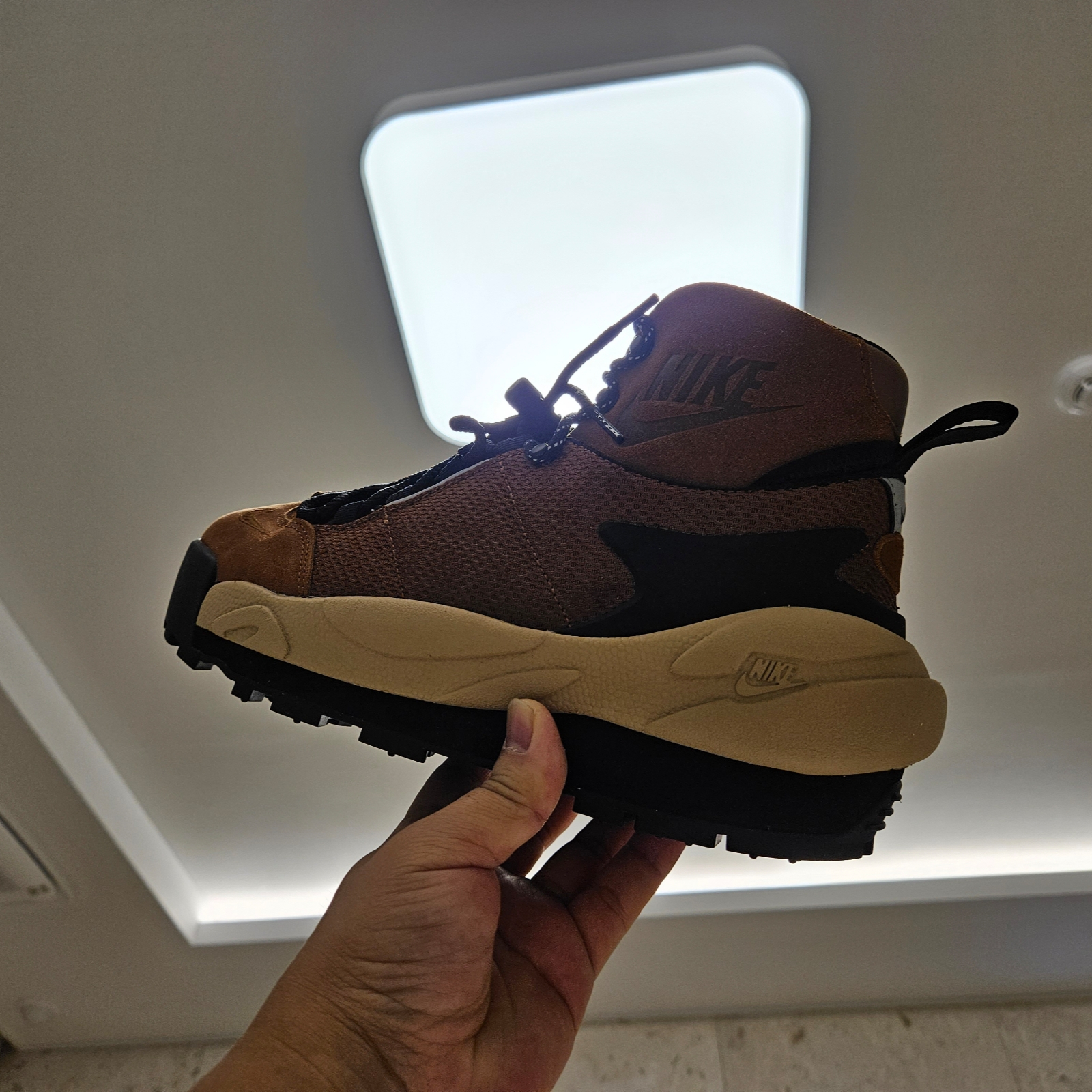Nike x Sacai Magmascape SP Pecan 착용 스타일