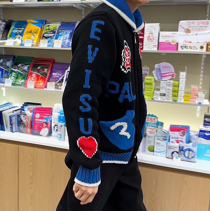 Palace x Evisu Cowichan Knit Black - 23SS, Palace Pertex Frost Balaclava Puffa Black - 22FW 착용 스타일 - 1