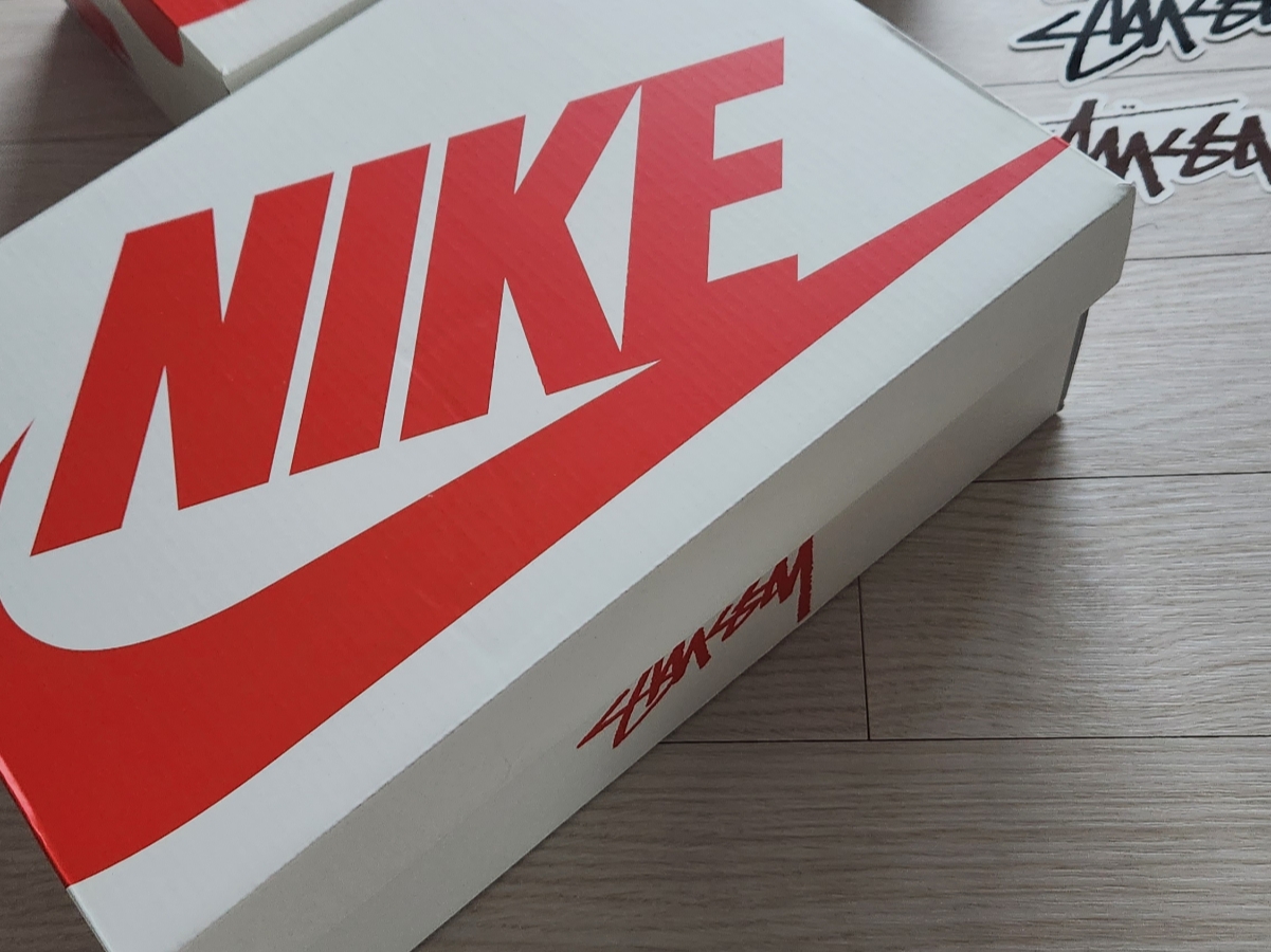 Nike x Stussy Air Flight 89 Low White and Pecan, Nike x Stussy Air Flight 89 Low White Habanero Red Sail 착용 스타일 - 2