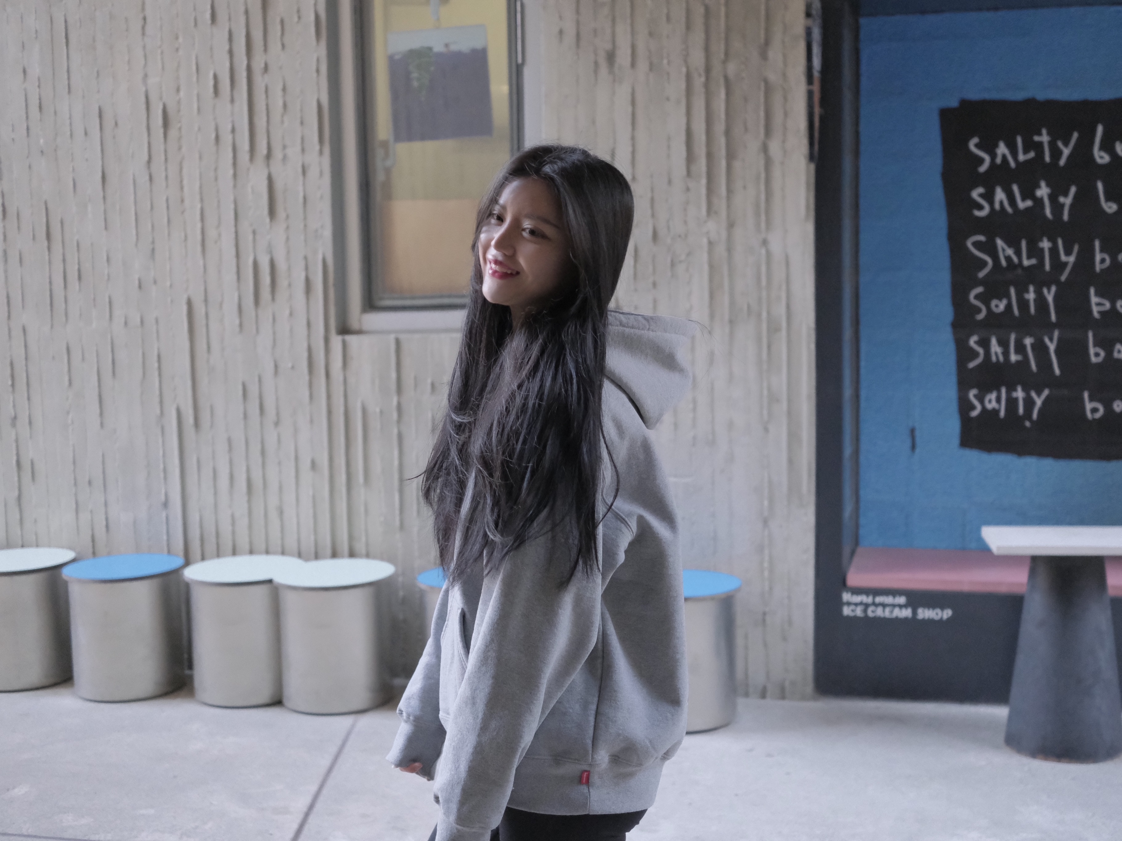 Supreme Catwoman Hooded Sweatshirt Heather Grey - 23FW 착용 스타일 - 1