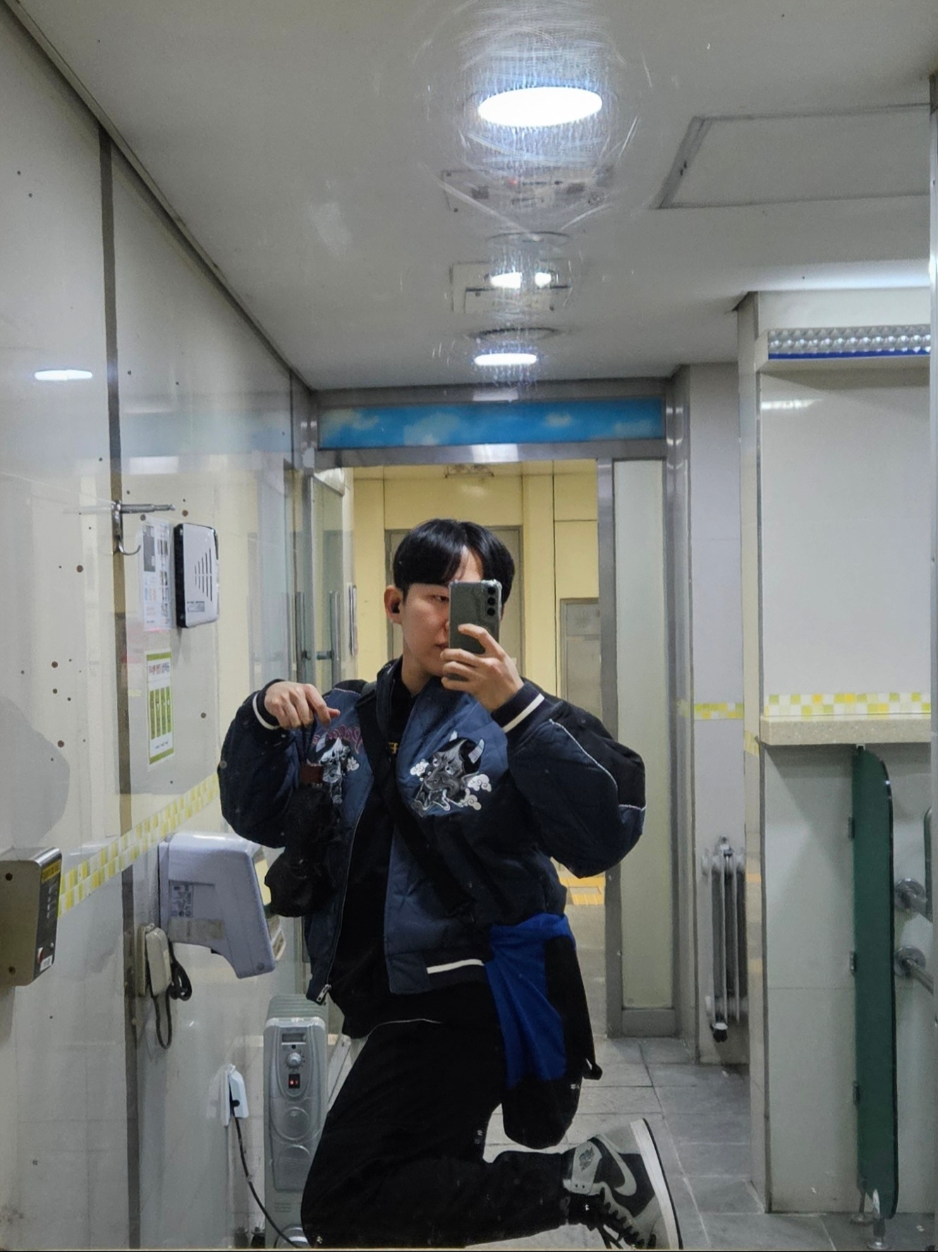 Jordan 1 Retro High OG Shadow 2.0, Palace Festival Bomber Jacket Black - 23FW 착용 스타일