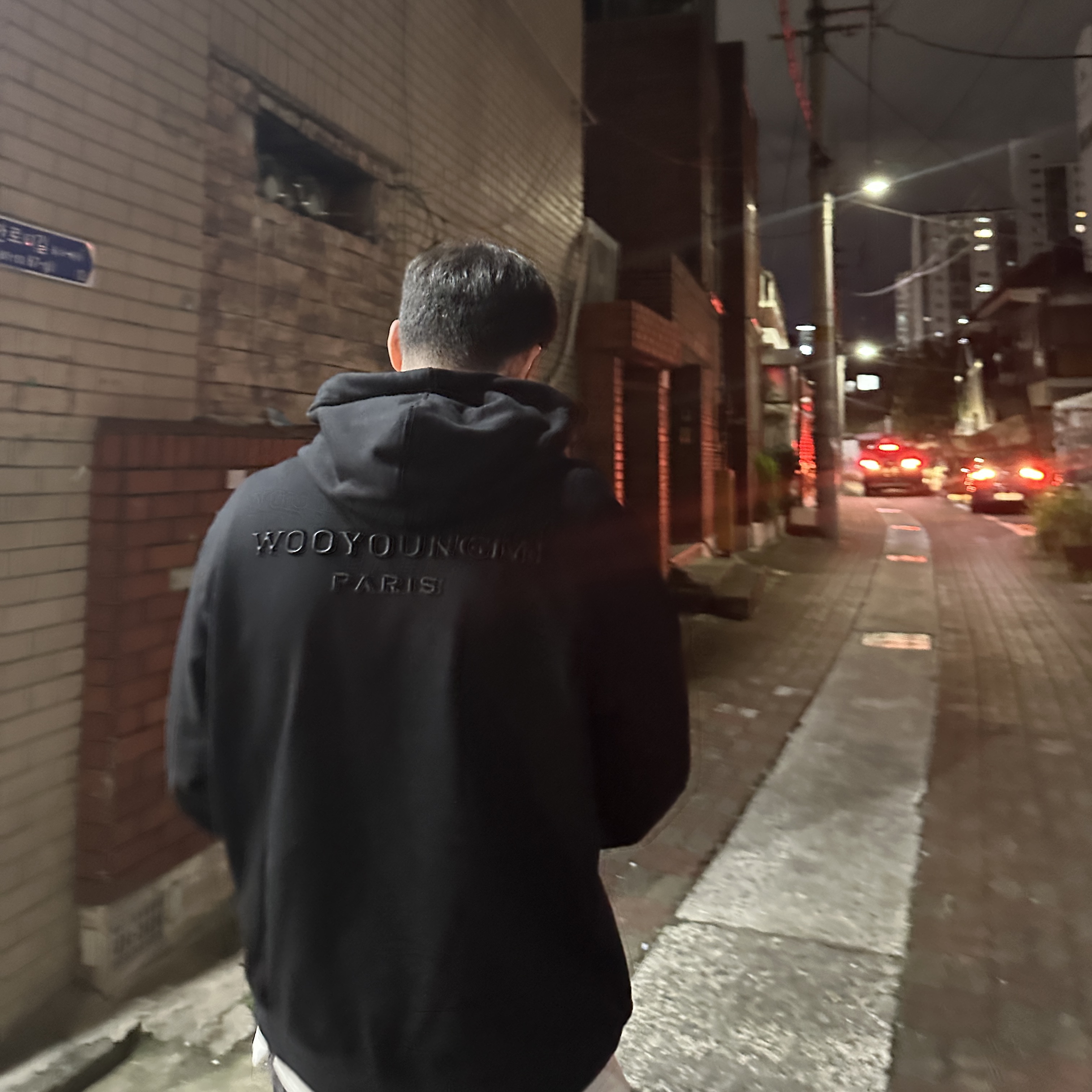 Wooyoungmi Cotton Pyramid Back Logo Hooded Sweatshirt Black - 23SS 착용 스타일