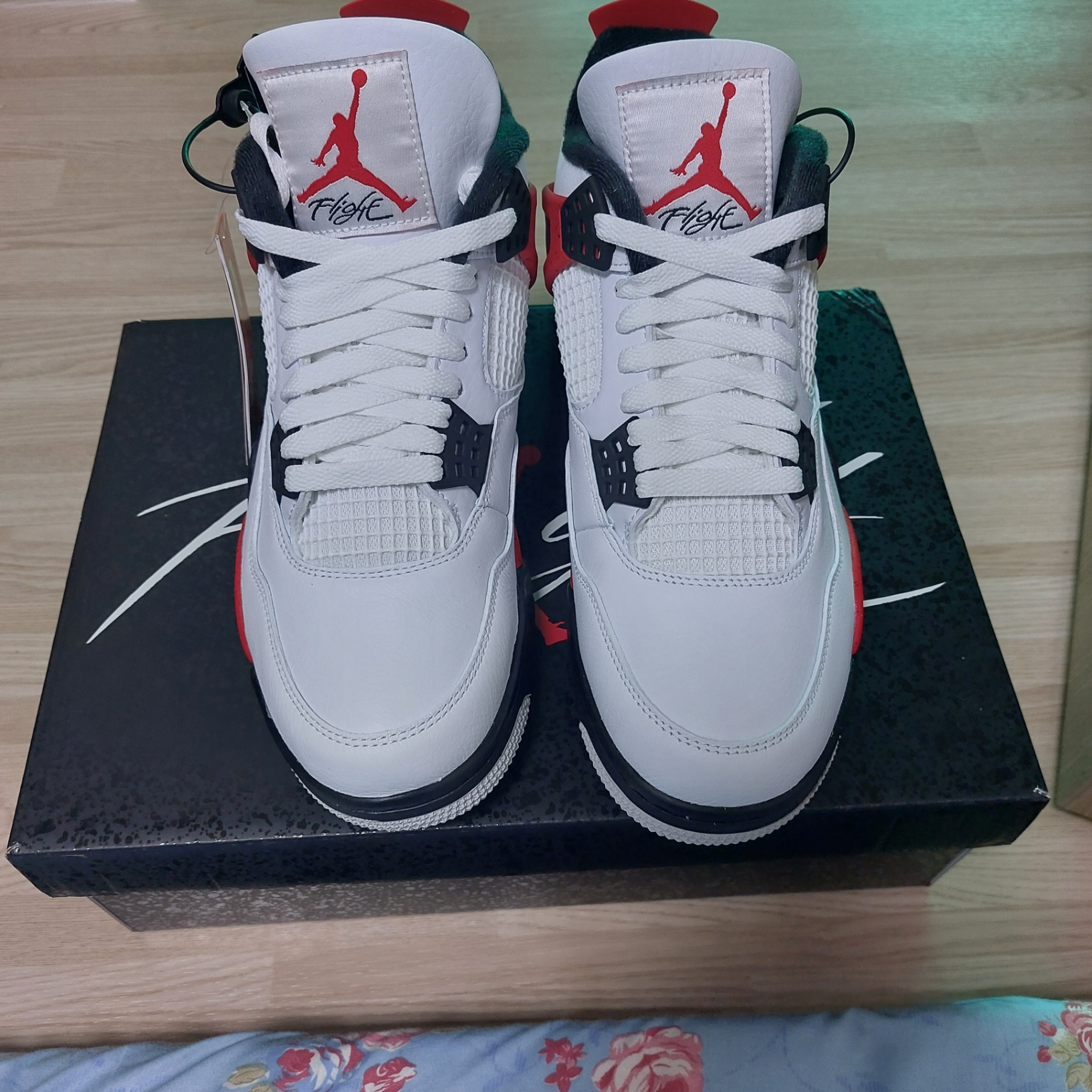 Jordan 4 Retro Red Cement 착용 스타일