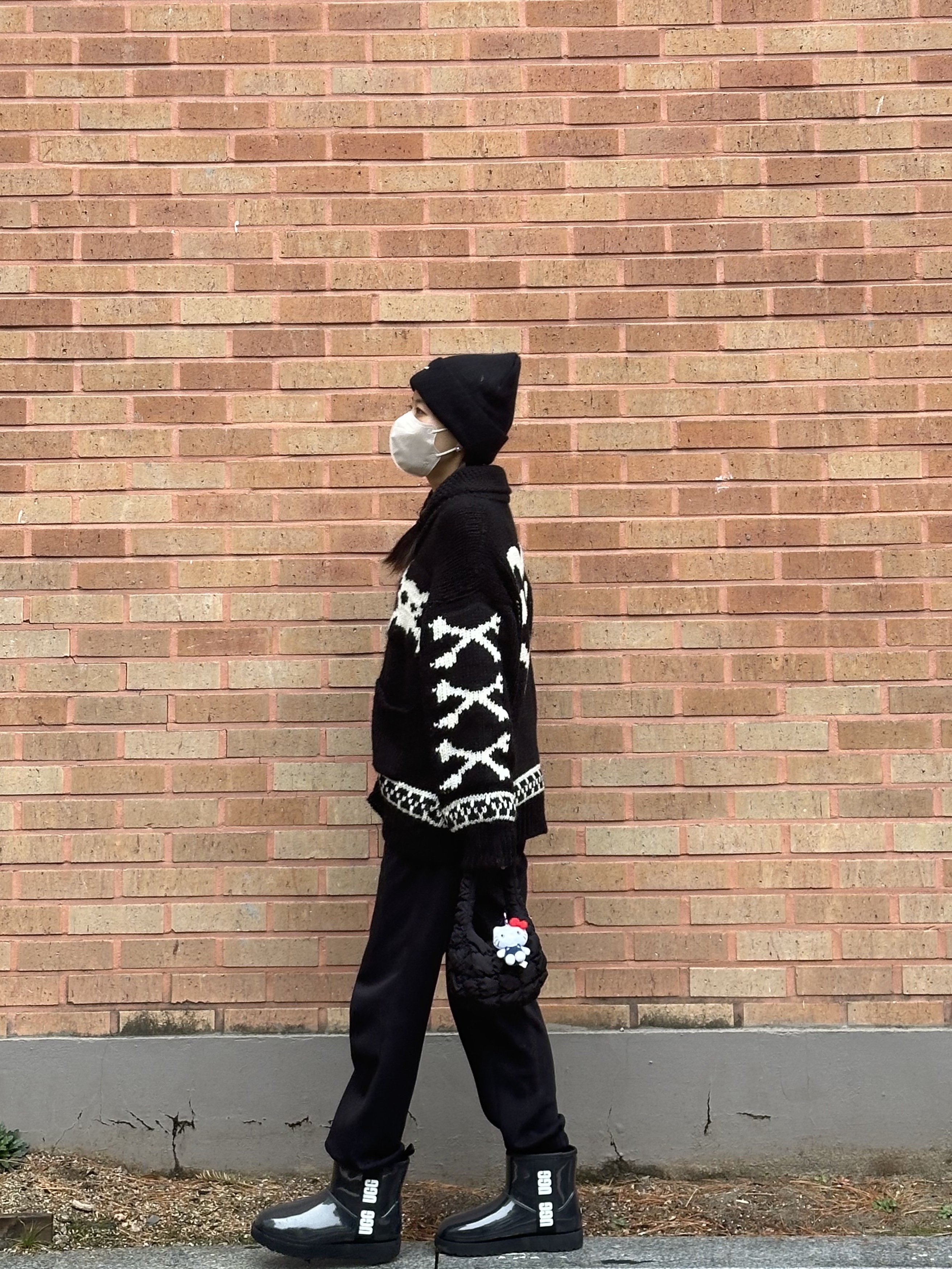 Supreme Mohair Beanie Black - 23FW, (W) UGG Classic Clear Mini Boots Black 착용 스타일 - 2