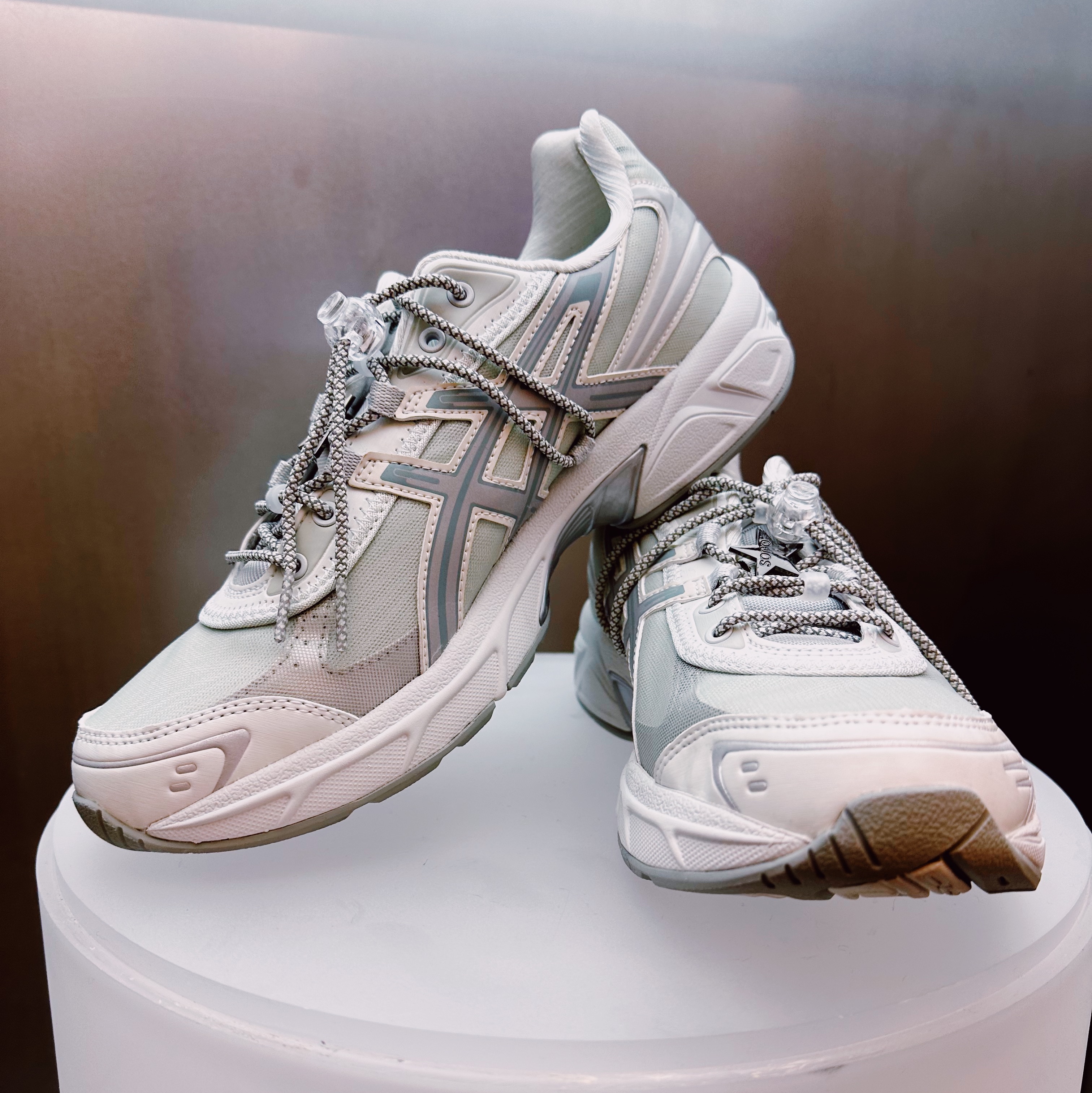 Asics x Atmos x Ojos Gel-1130 RE Glacier Grey Pure Silver 착용 스타일 - 1