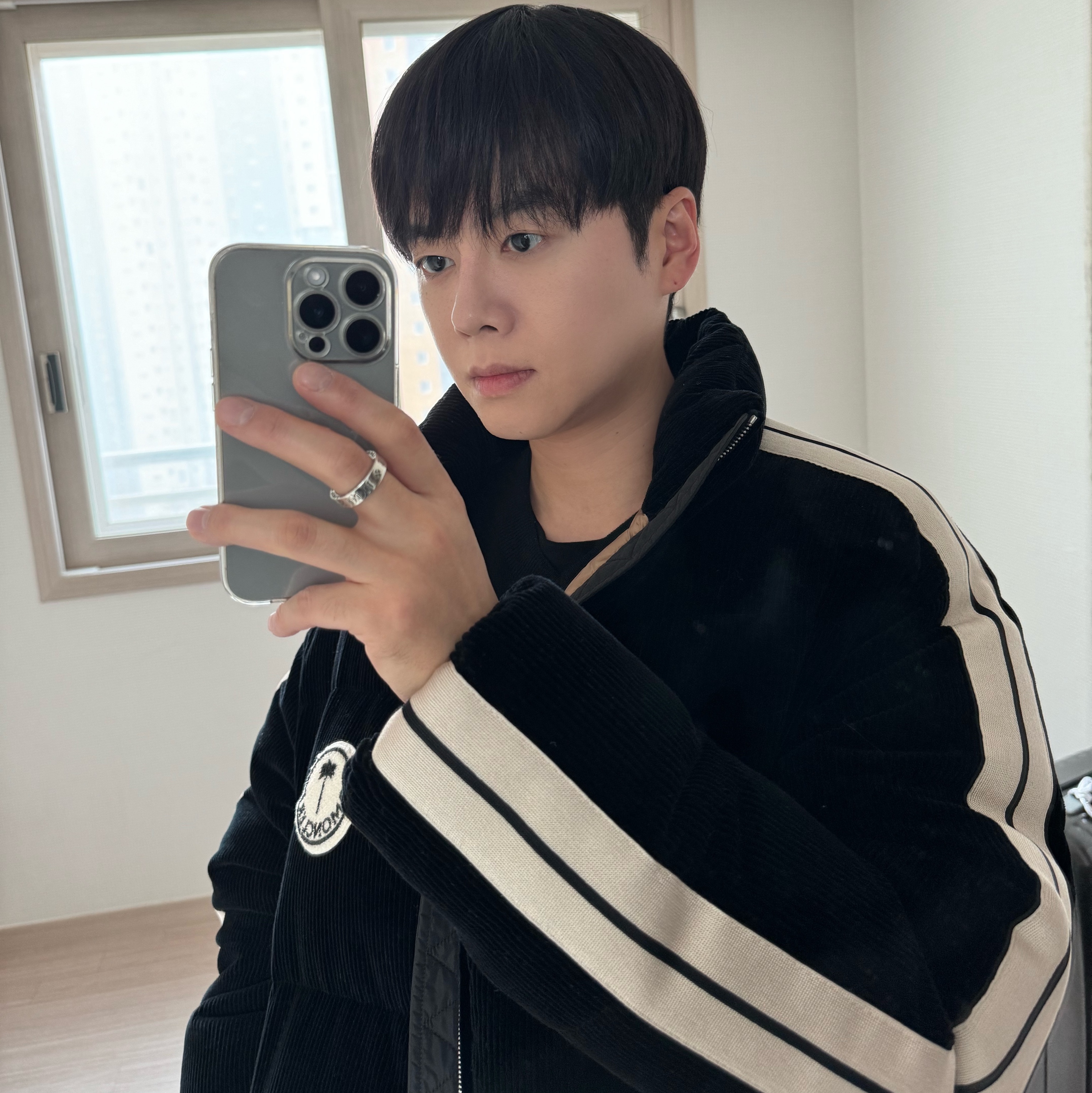 Moncler x Palm Angels Ramsau Short Down Jacket Black - 23FW 착용 스타일
