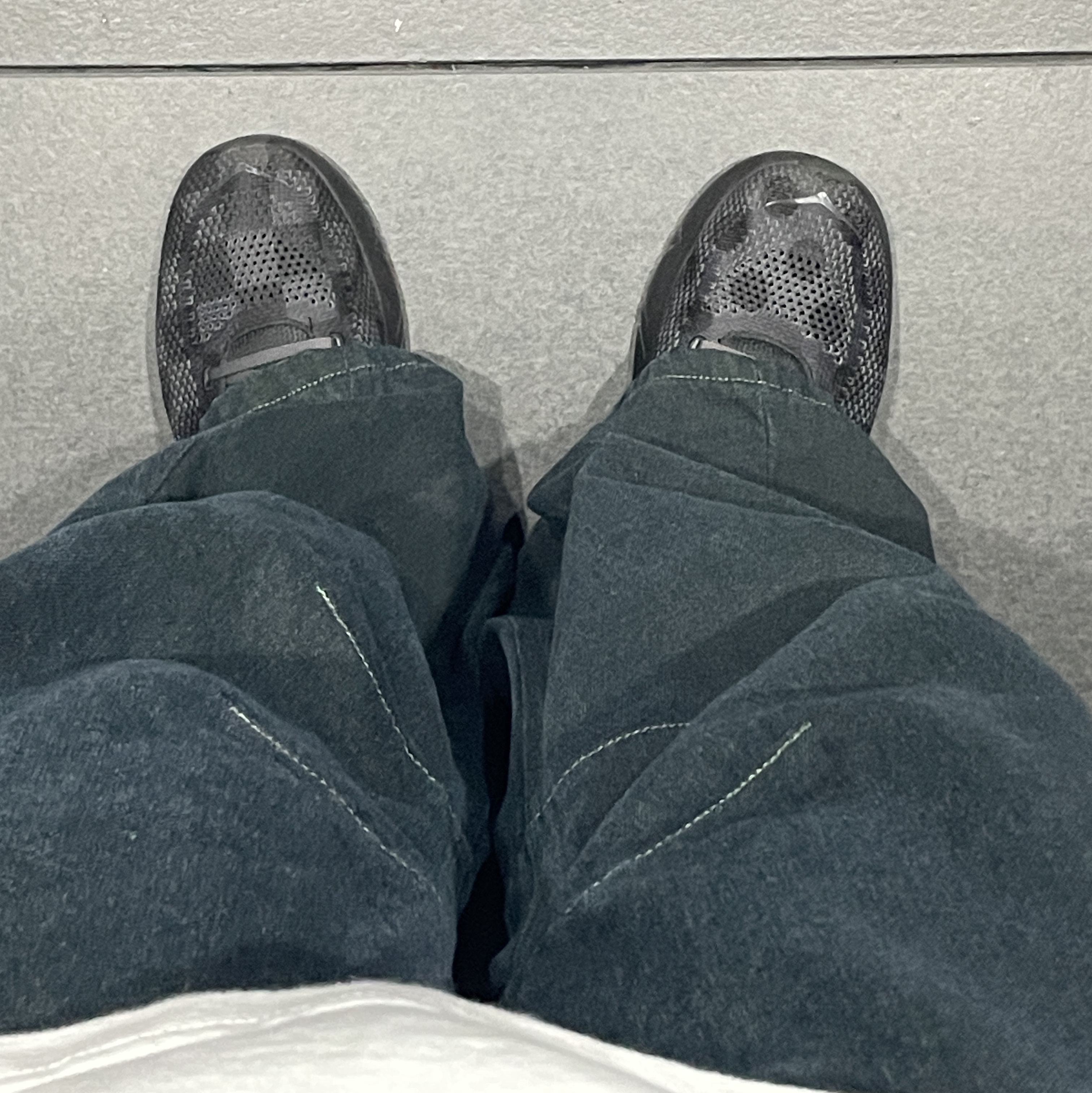 Hoka x Engineered Garments Hupana 2 Polka Dot Black, Toga Archives Print Tote Bag Green 착용 스타일 - 1