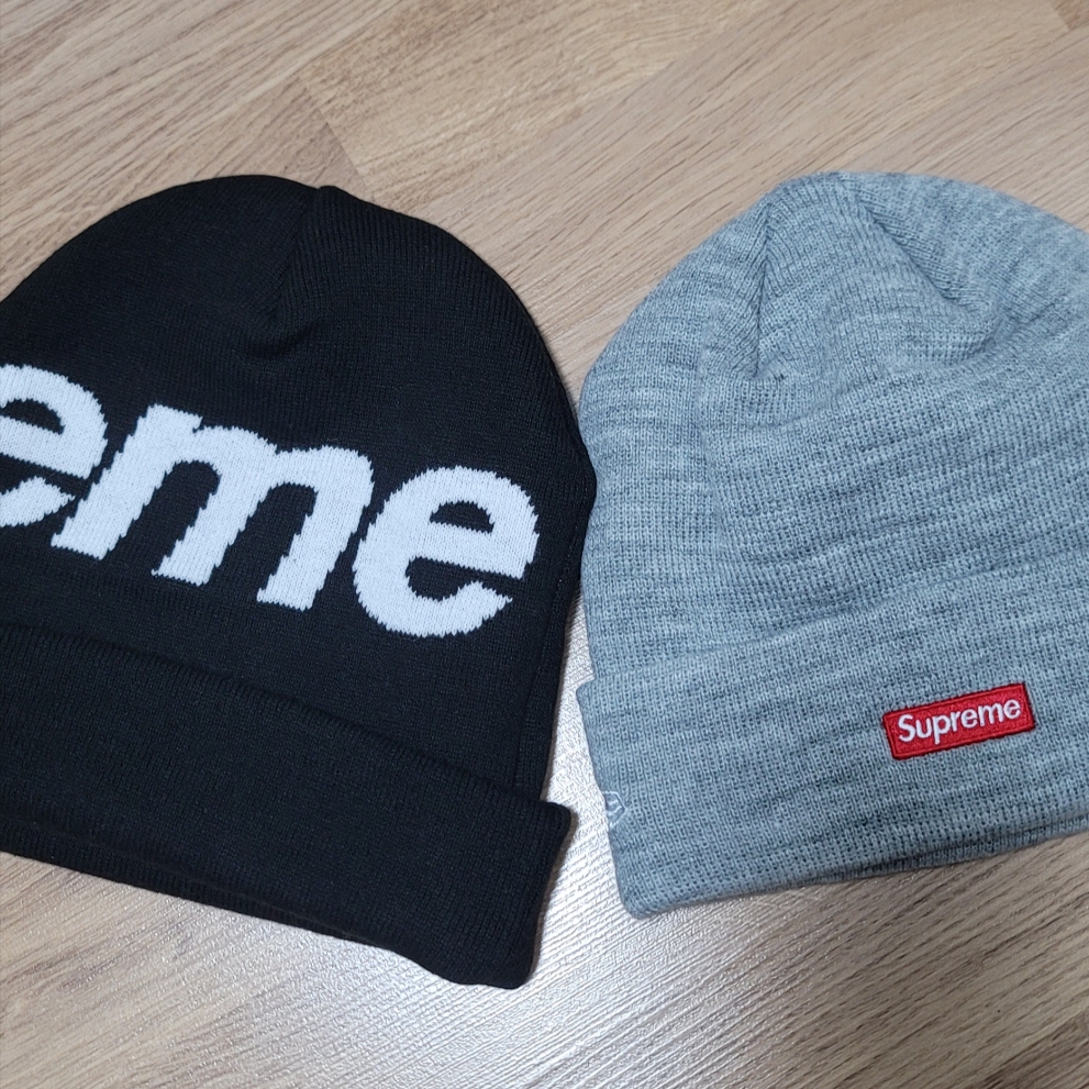 Supreme Big Logo Beanie Black, Supreme New Era S Logo Beanie Heather Grey - 23FW 착용 스타일