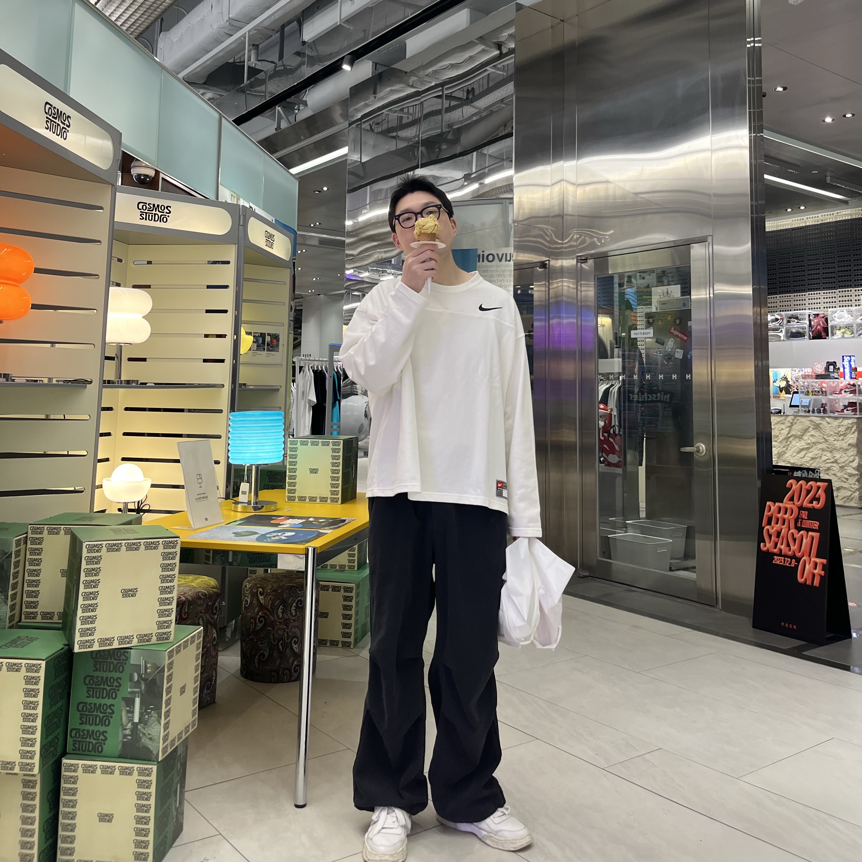 Nike x Stussy Long Sleeve Top Sail (FJ9164-133), Maison Mihara Yasuhiro Parker OG Sole Leather Low-top Sneakers White 착용 스타일 - 2