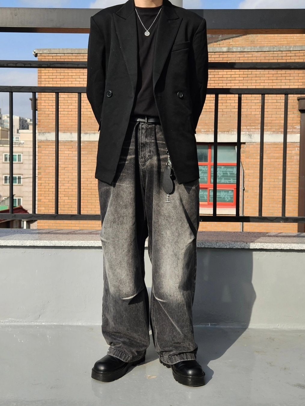 [KREAM 단독] Etce Smocking Baggy Jean Grey 착용 스타일 - 3