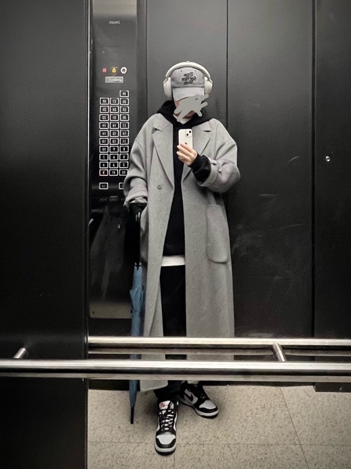 Sony WH-1000XM5 Silver (Korean Ver.), (W) Nike Dunk High Black and White 착용 스타일