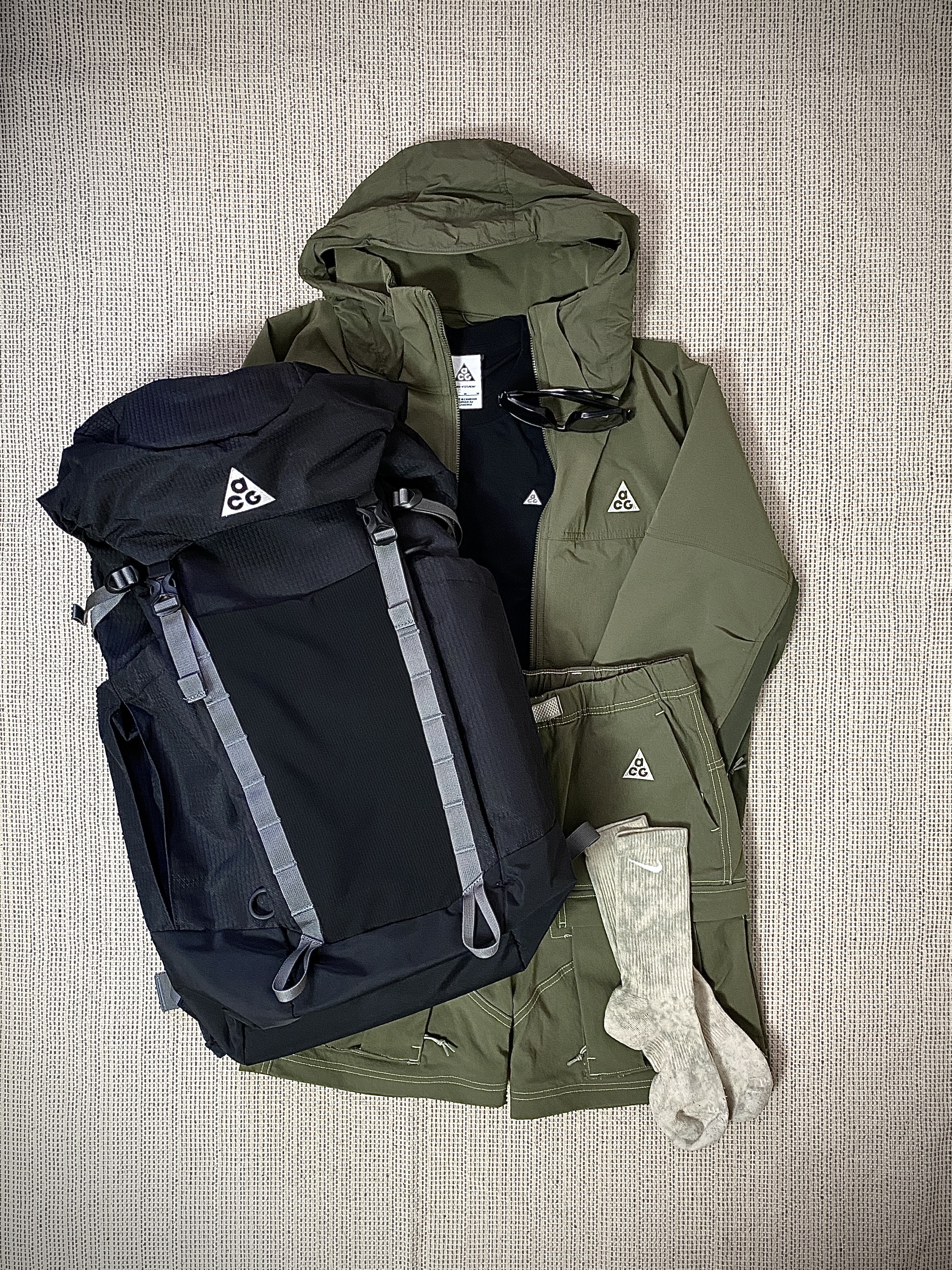 Nike ACG Sun Farer Jacket Medium Olive - Asia, Nike Dri-Fit ACG Goat Rocks Long Sleeve T-Shirt Black - US/EU 착용 스타일 - 5
