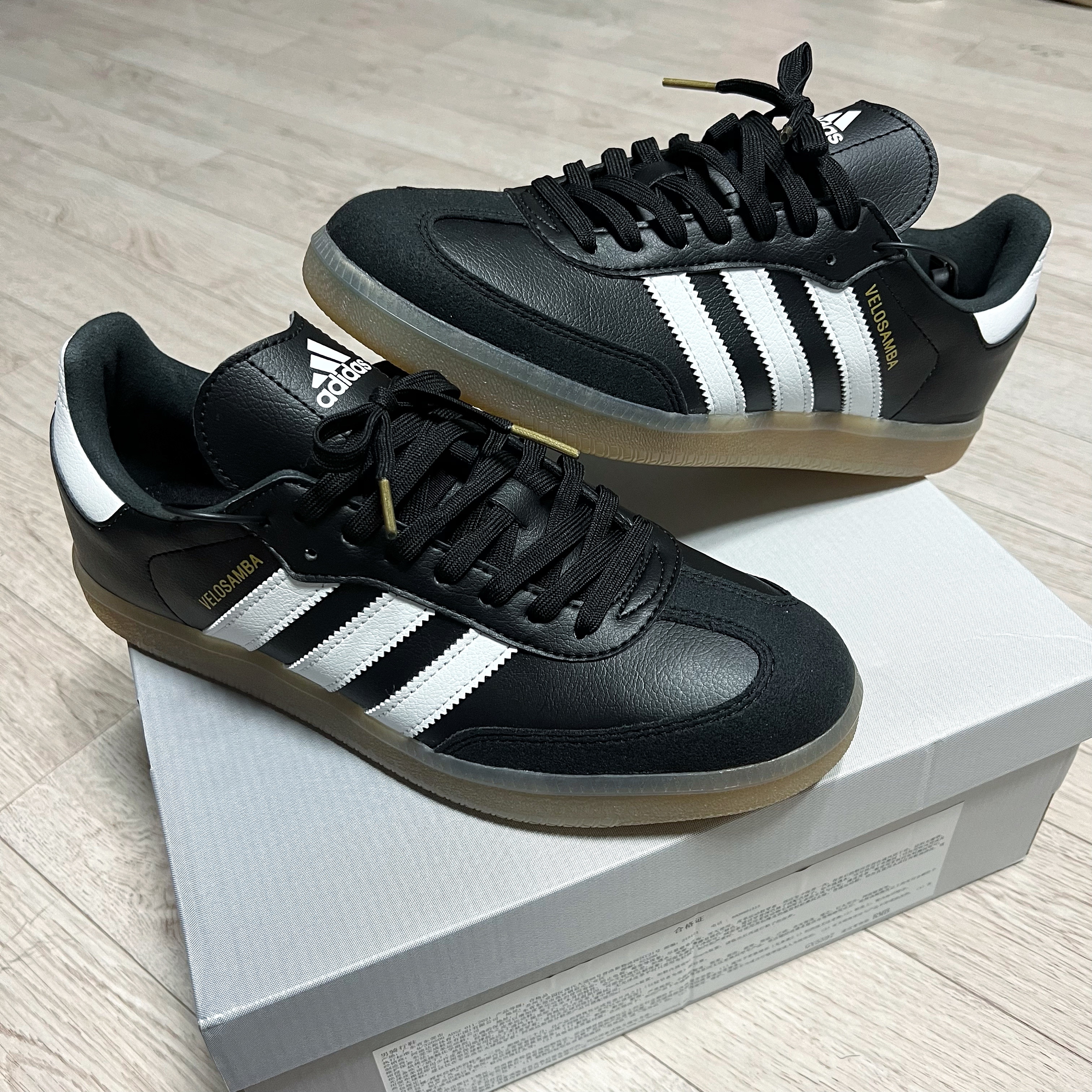 Adidas Velosamba Vegan Cycling Core Black 착용 스타일