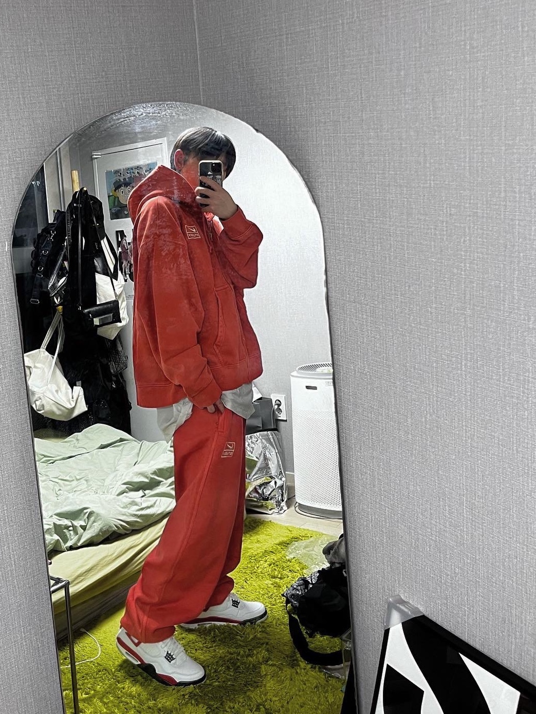 Nike x Stussy Full Zip Pigment Dyed Fleece Hoodie Habanero Red (FJ9161-642), Nike x Stussy Pigment Dyed Fleece Pants Habanero Red (FJ9157-642) 착용 스타일 - 1