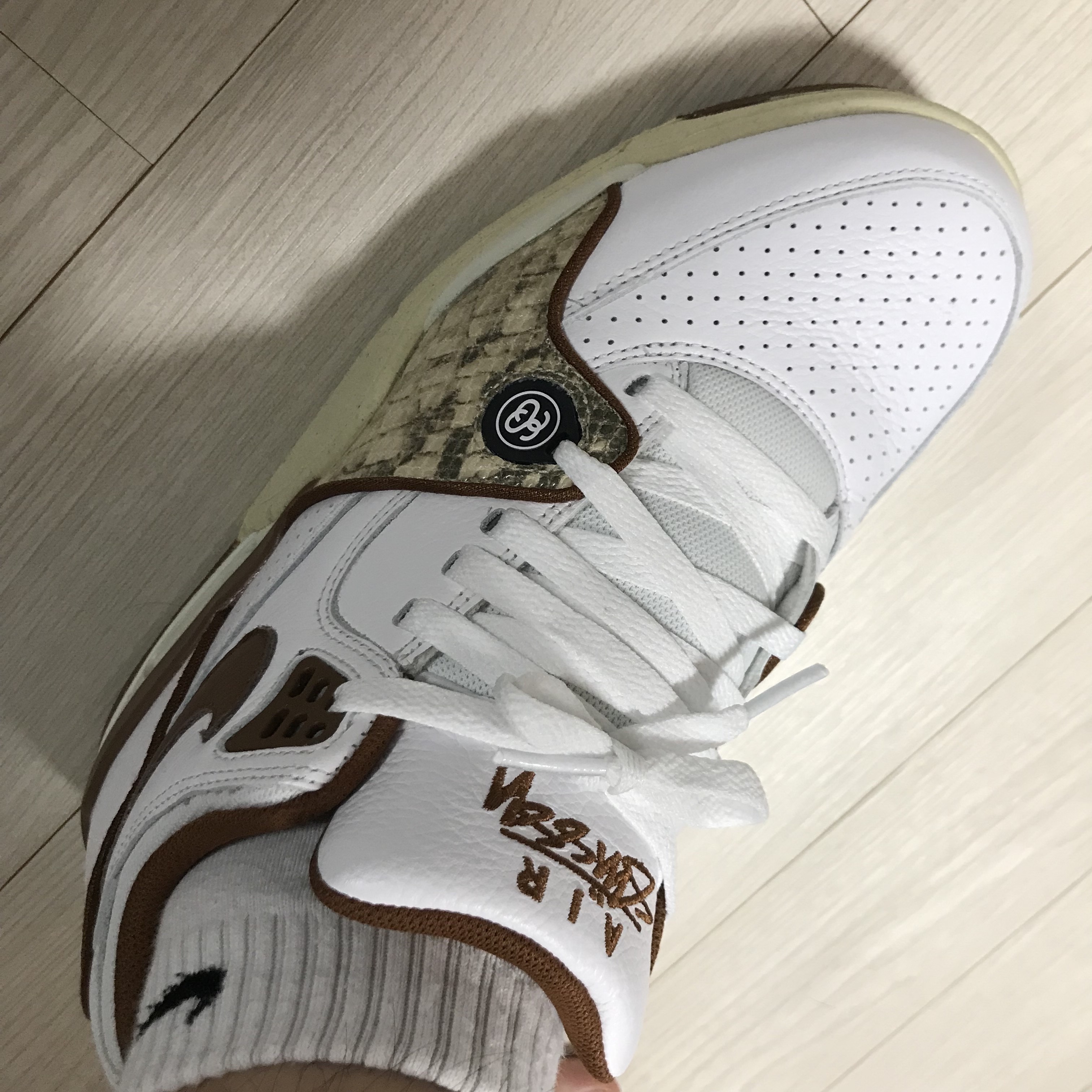 Nike x Stussy Air Flight 89 Low White and Pecan 착용 스타일