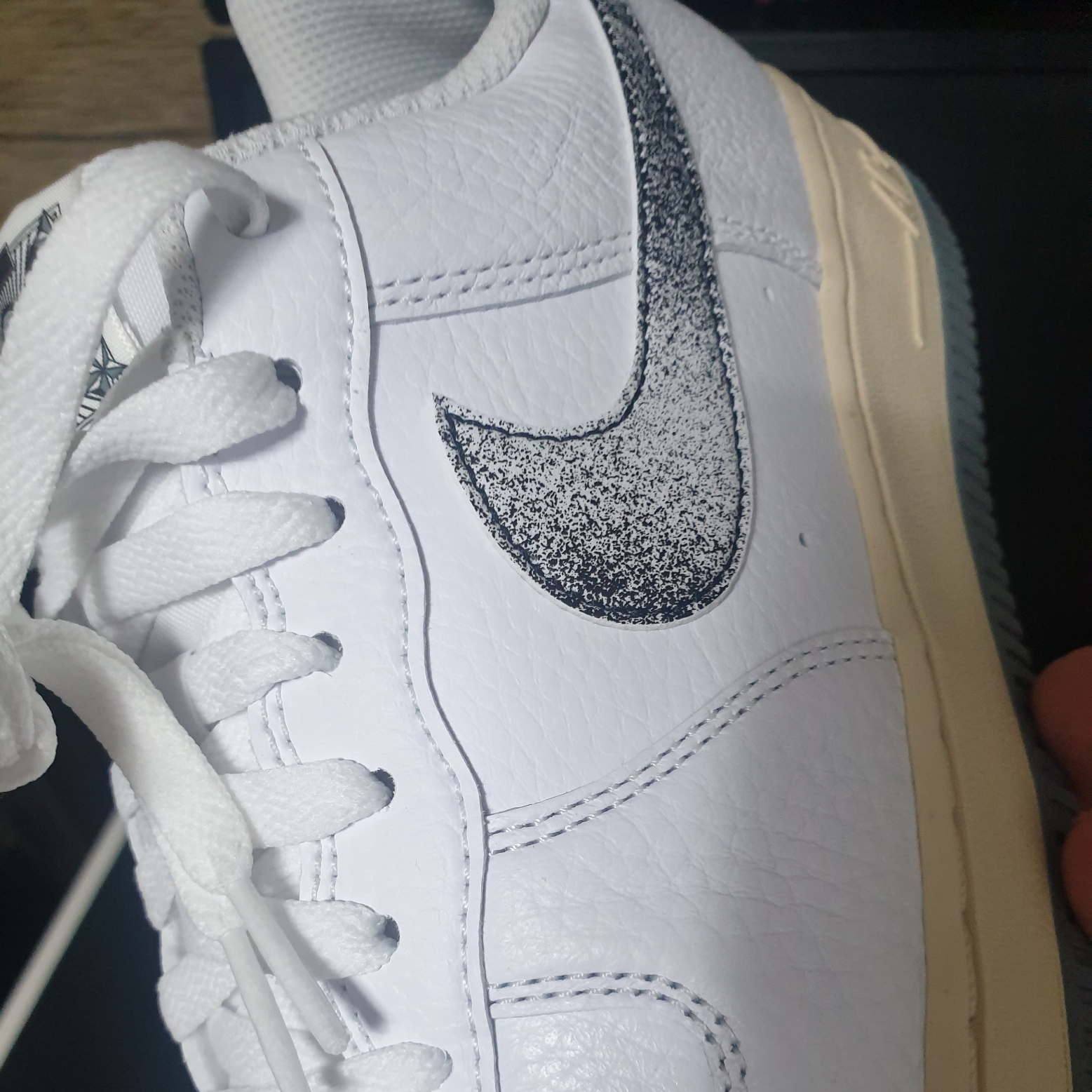 Nike Air Force 1 '07 LX White Smoke Grey 착용 스타일