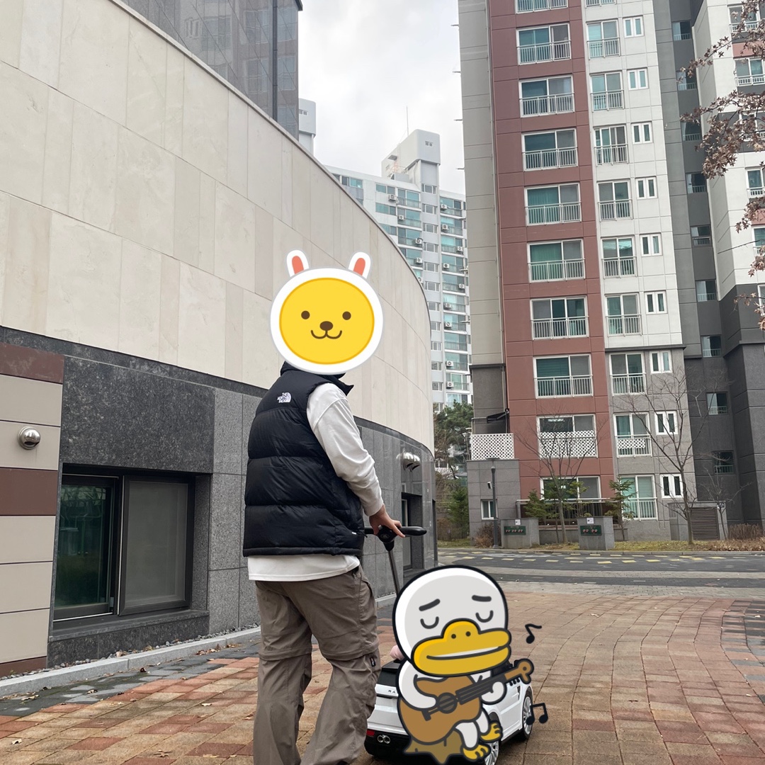 The North Face 1996 Retro Nuptse Vest Black 착용 스타일