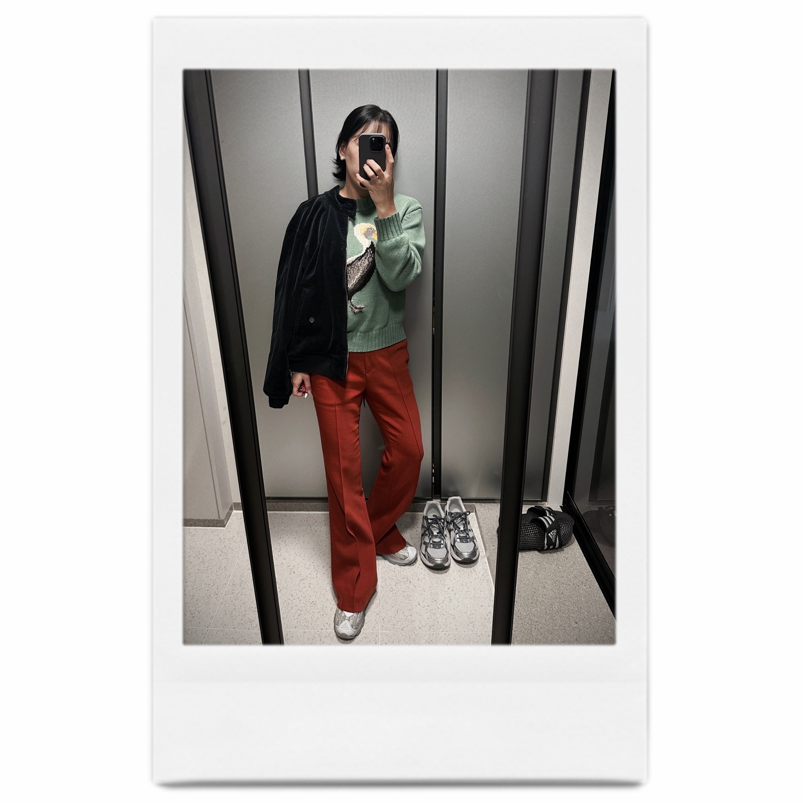 (W) Dior Vibe Sneaker Gray Oblique Transparent Rubber 착용 스타일 - 1