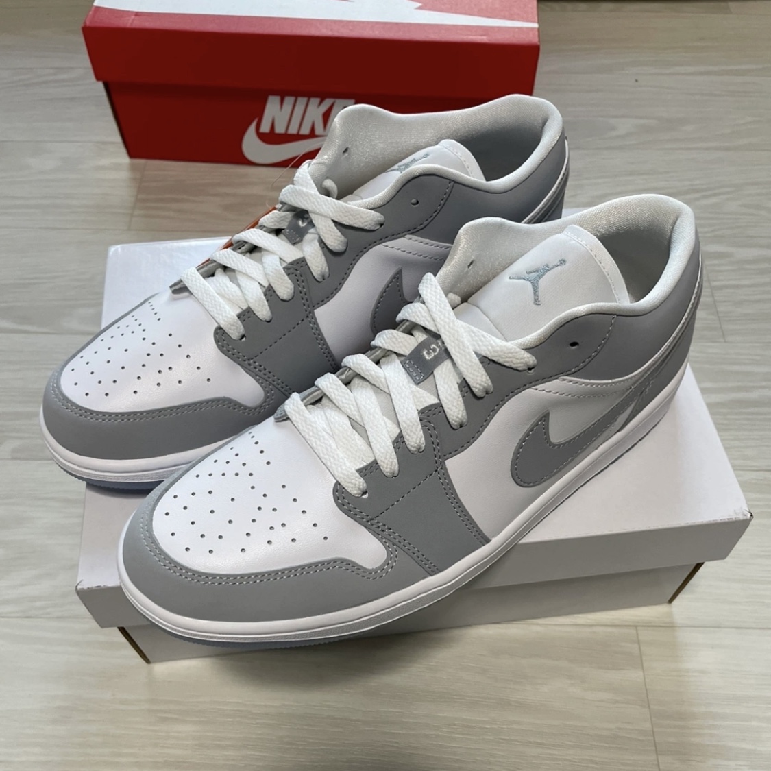 (W) Jordan 1 Low White Wolf Grey 착용 스타일 - 1
