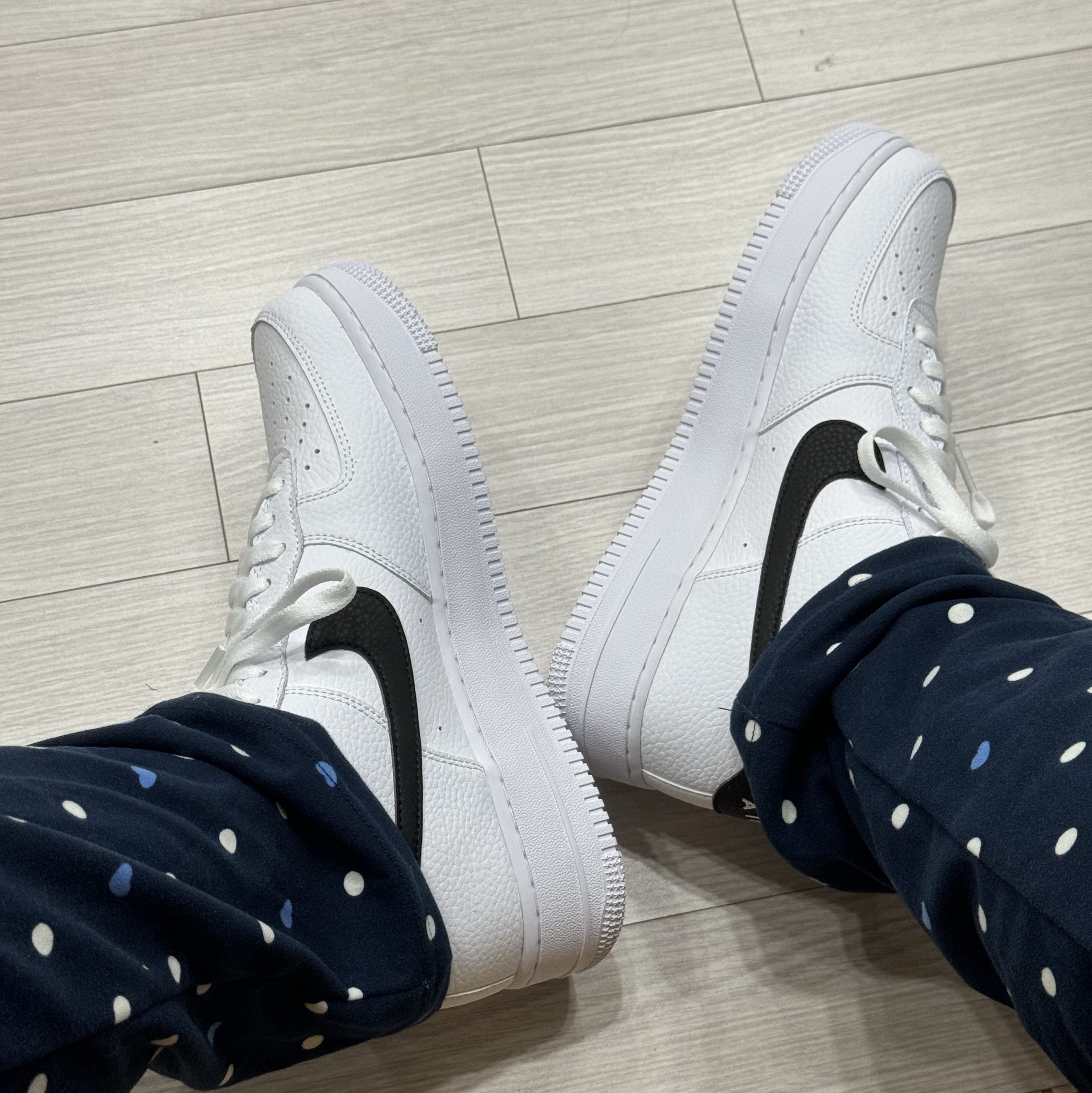 Nike Air Force 1 '07 White Black 착용 스타일