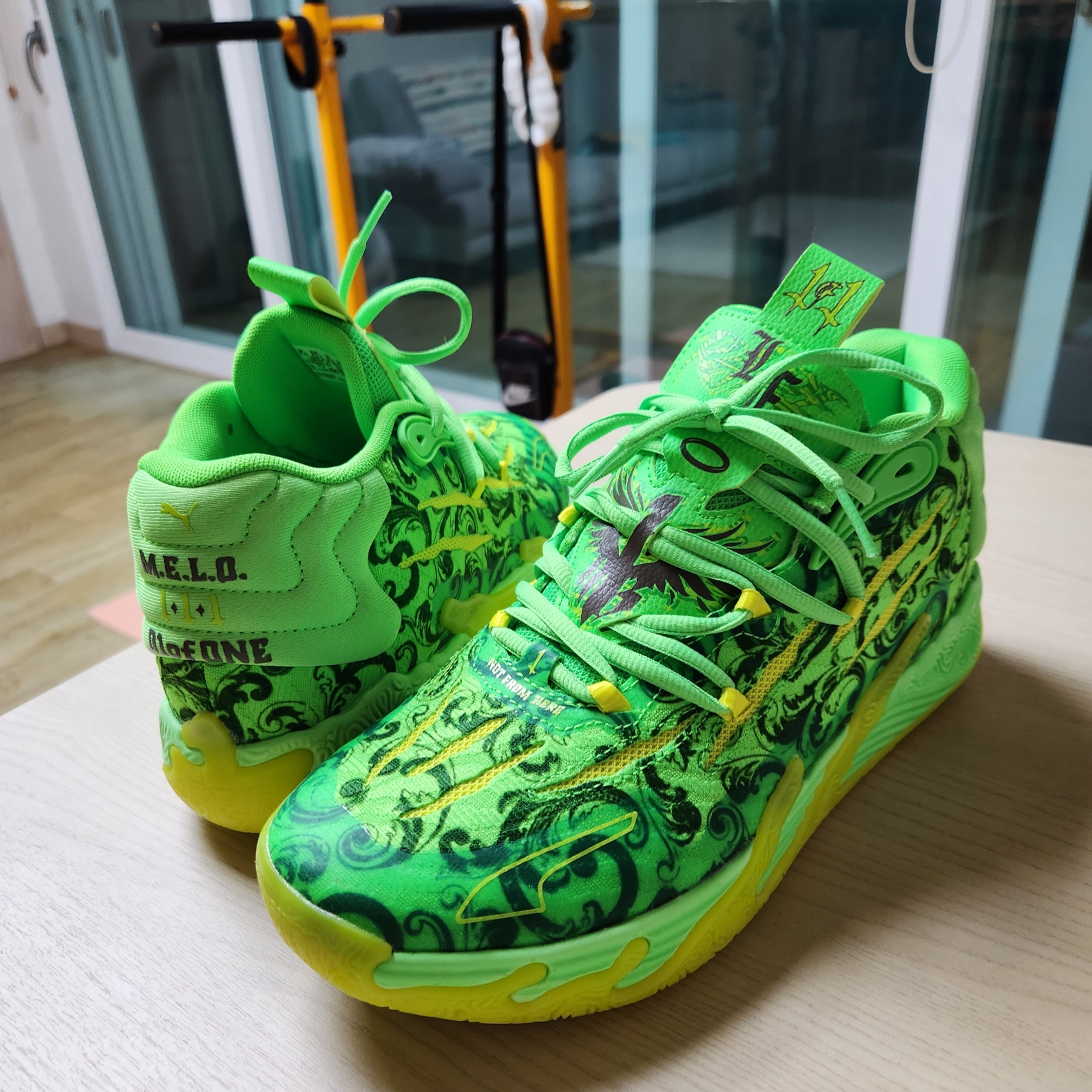 Puma MB.03 Lamelo Ball Fluro Green Fluro Yellow 착용 스타일 - 1