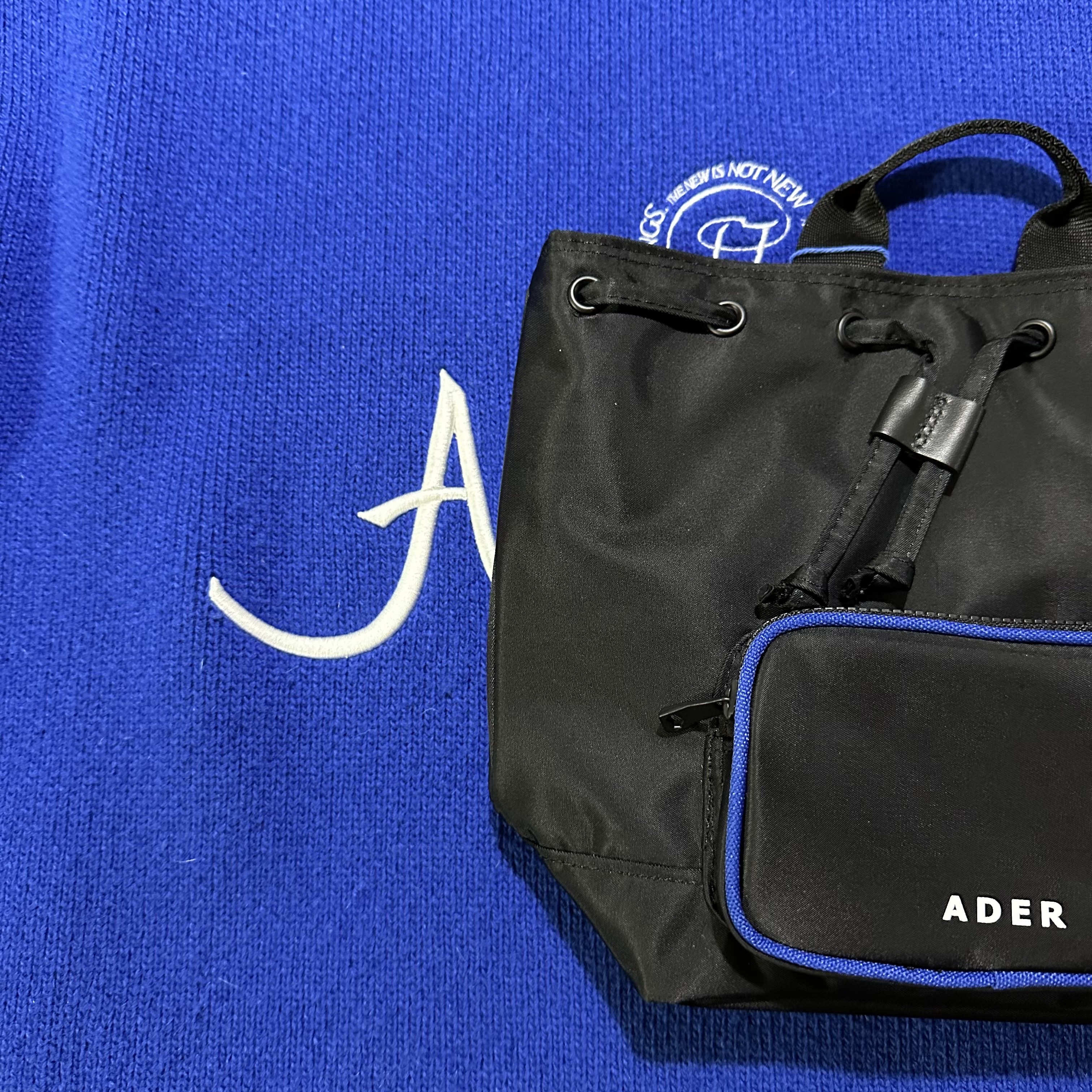 Ader Error Verif Logo Knit Z-Blue 착용 스타일