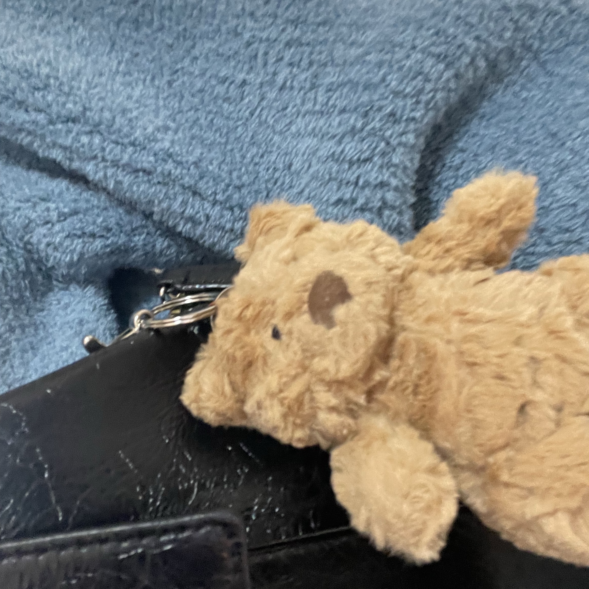 Jellycat Bartholomew Bear Bag Charm Brown 착용 스타일