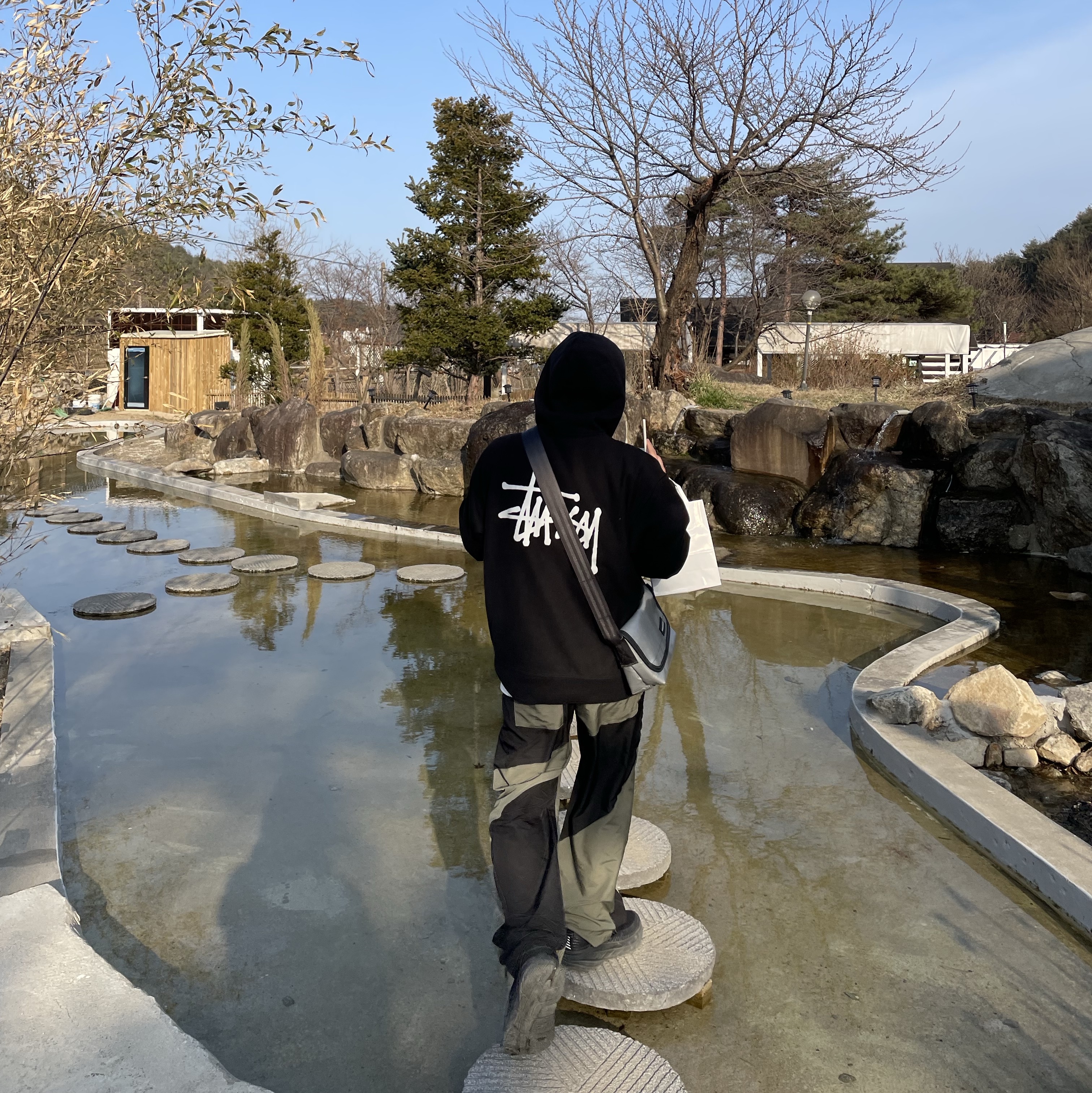 Stussy Basic Stussy Hoodie Black 2023, Hoka Bondi 8 Black - Regular 착용 스타일 - 2