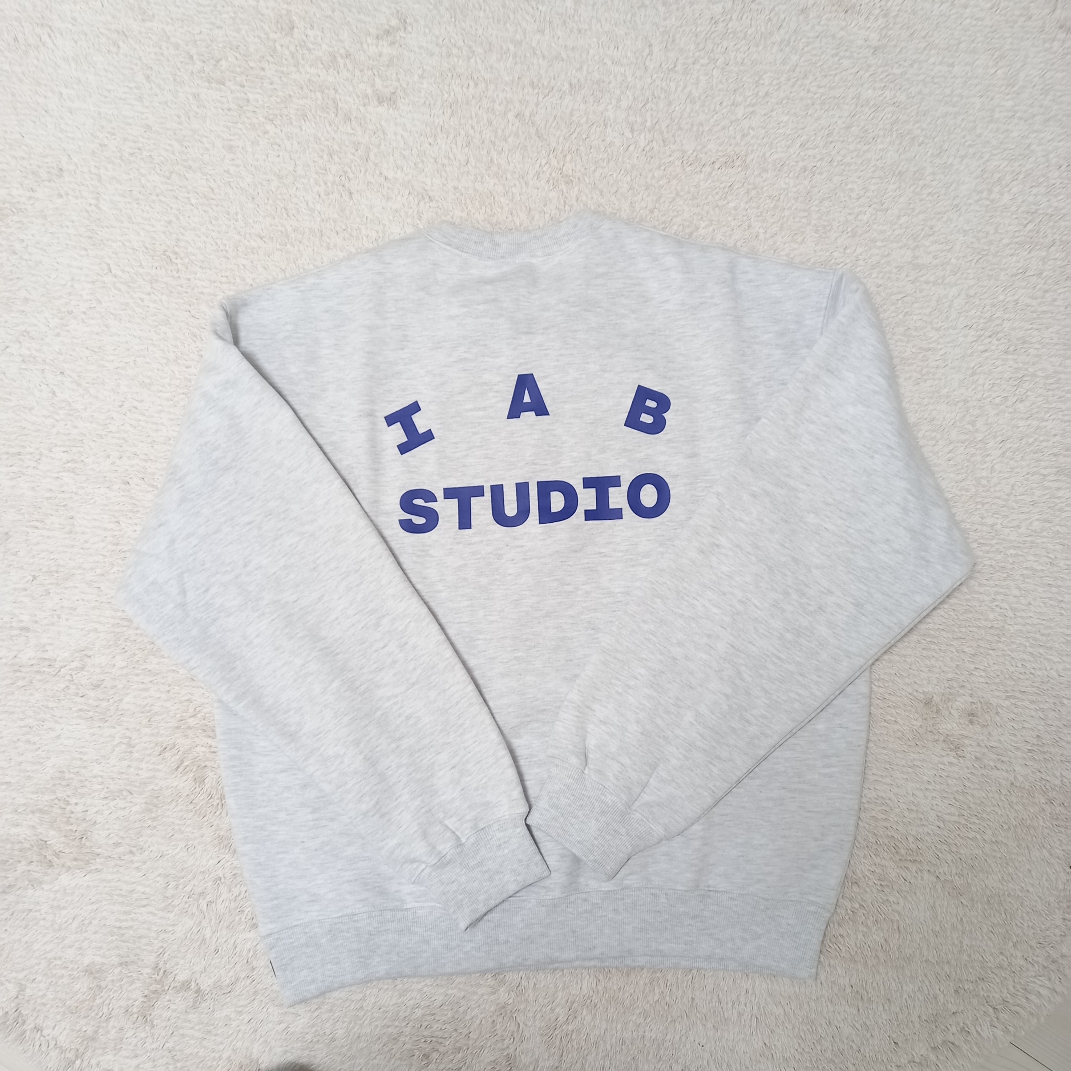 IAB Studio Sweatshirt Light Gray - 23FW 착용 스타일 - 2