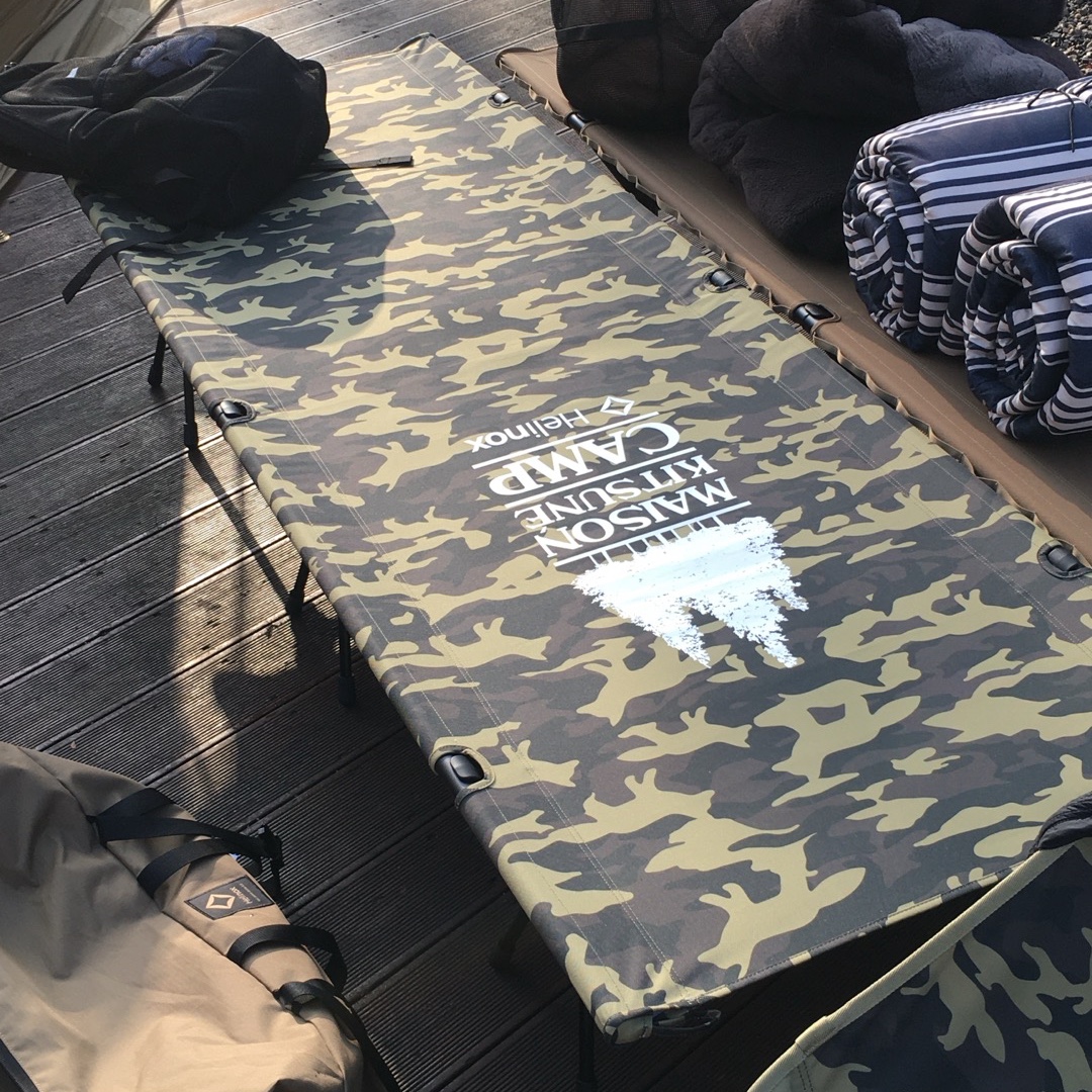 Helinox x Maison Kitsune Cot One Convertible MK Camo (Without Legs) 착용 스타일 - 3
